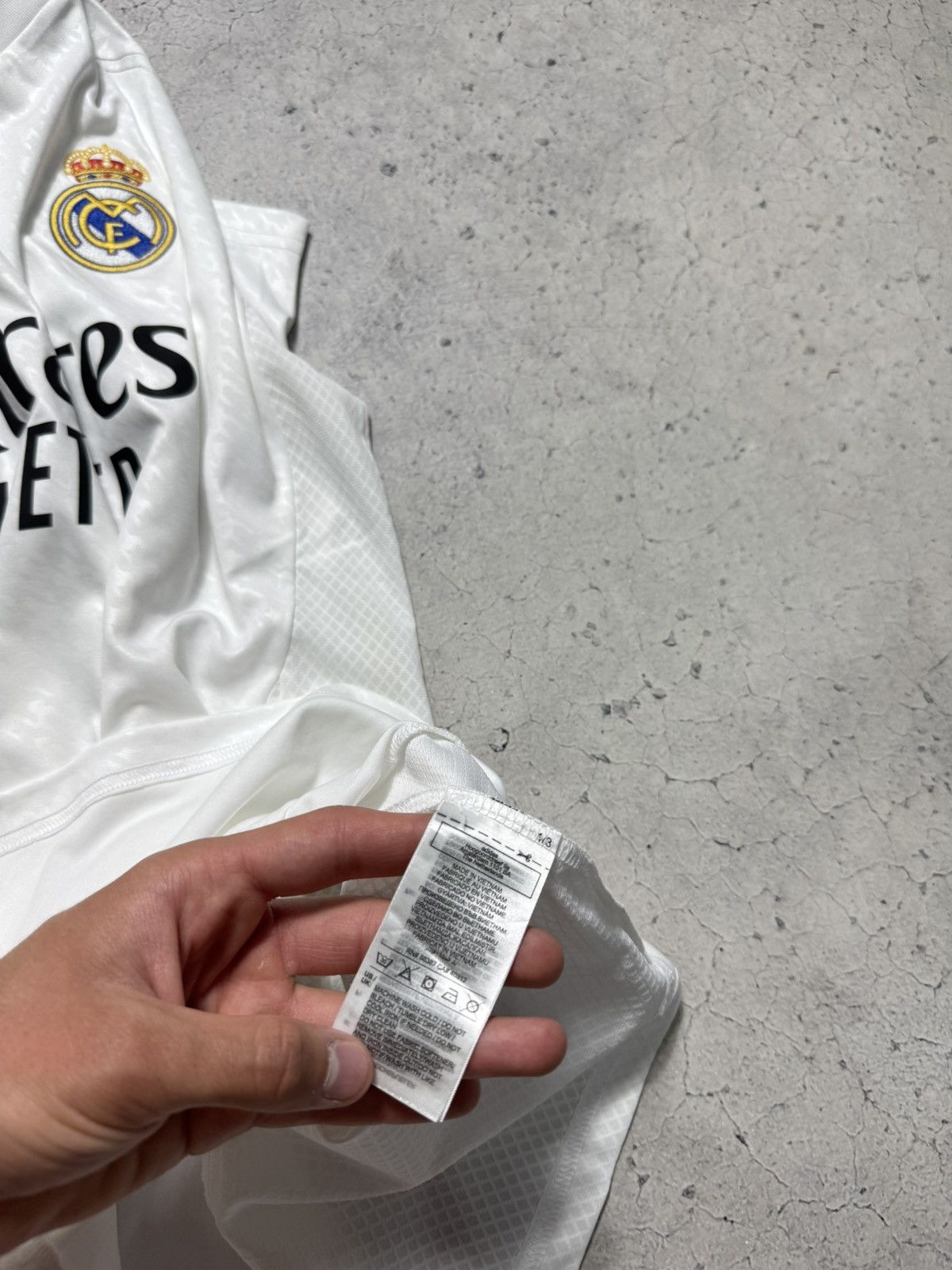 Adidas Adidas Real Madrid Alexander-Arnold #66 Soccer Jersey 2024 Size US M / EU 48-50 / 2 - 9 Thumbnail