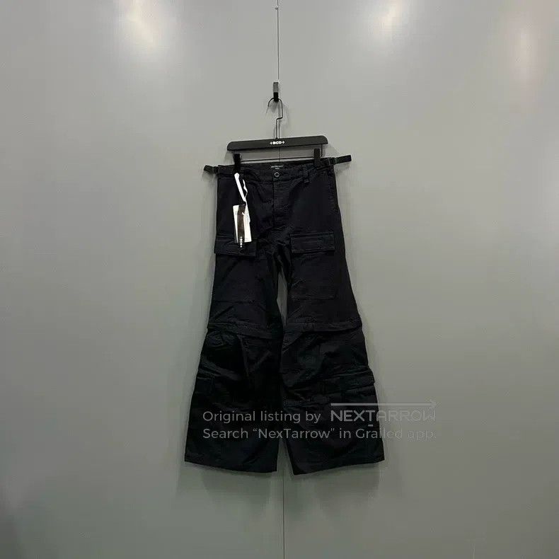 Balenciaga Balenciaga size XS Black Flare Cargo Pants Size US 27 - 1 Thumbnail