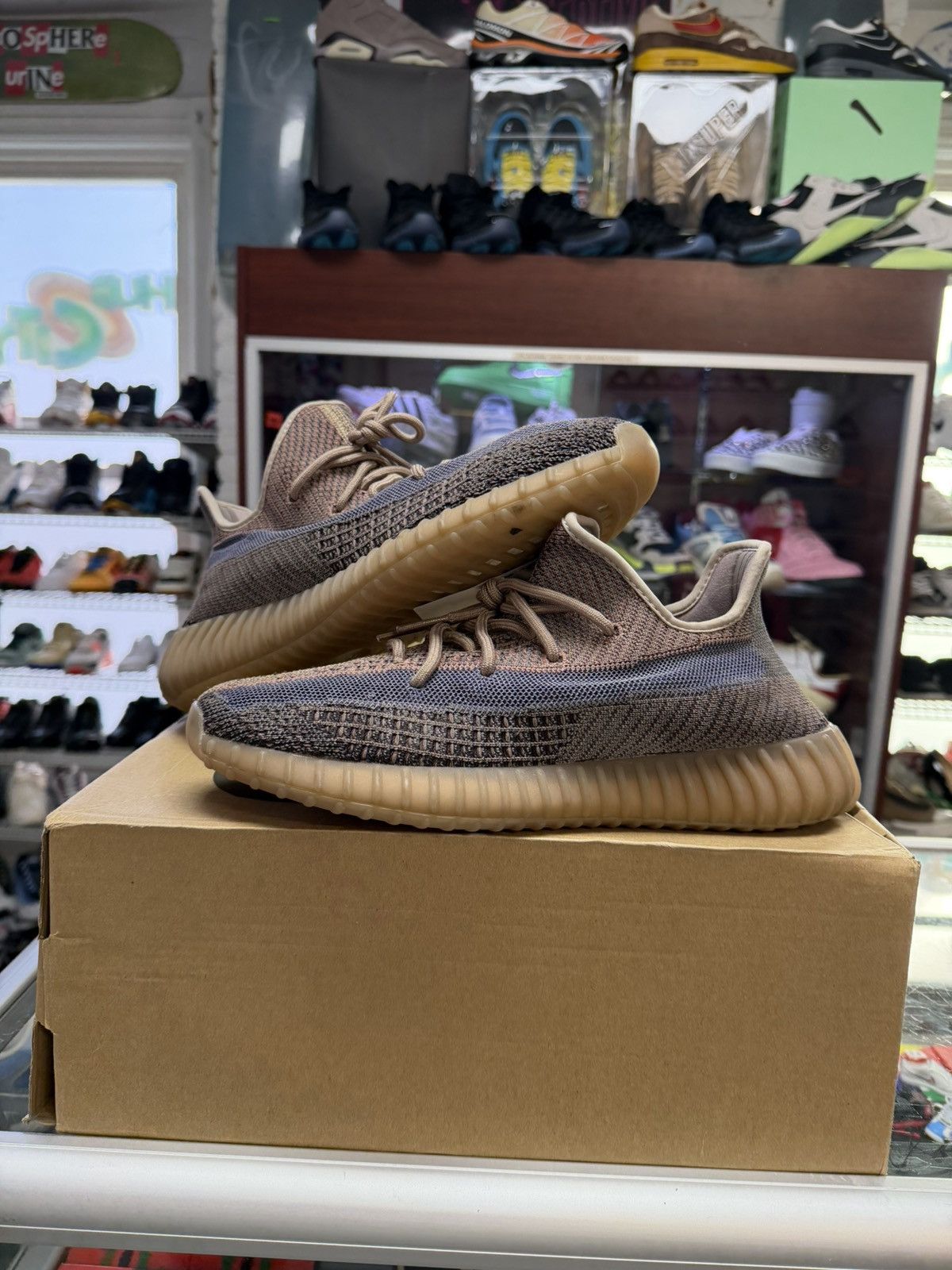 Yeezy Yeezy 350 ‘Fade’ Size US 11 / EU 44 - 3 Thumbnail