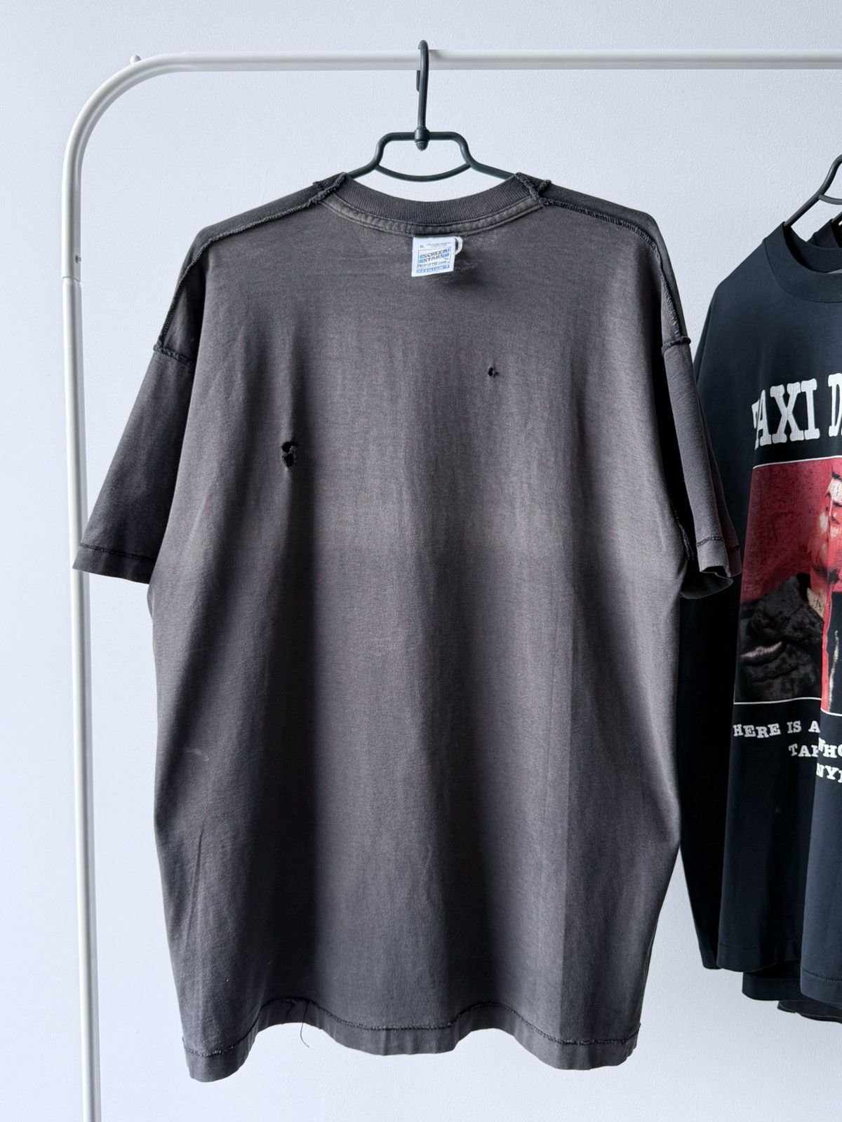 Vintage Vintage 90s Pulp Fiction Movie Film T-Shirt Tee Size US XL / EU 56 / 4 - 14 Thumbnail