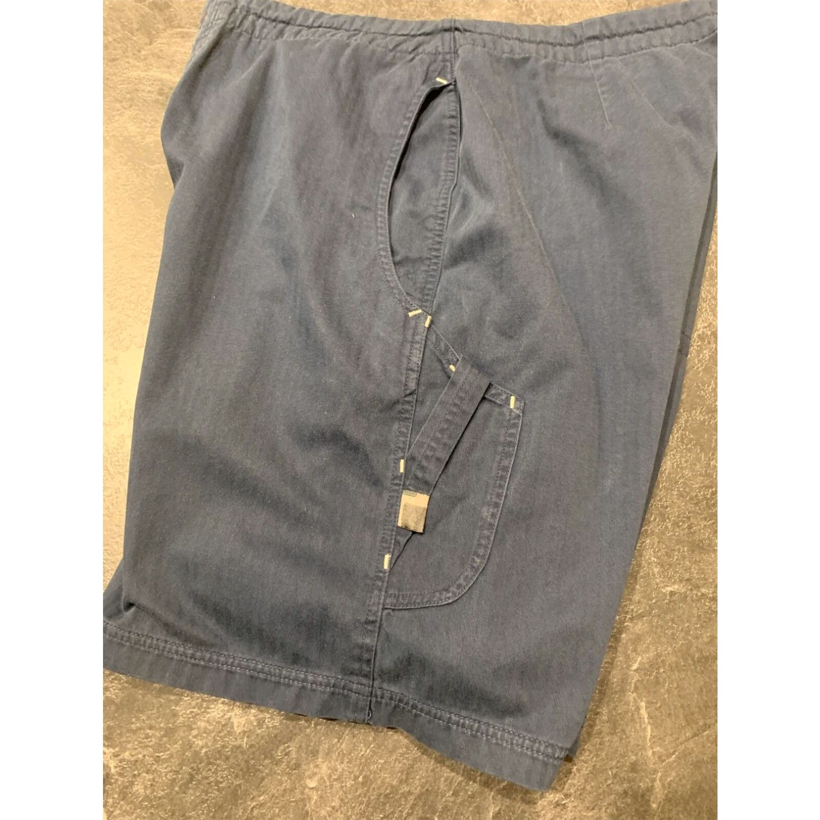Nike VINTAGE Nike Athletic Shorts Adult Large Blue Mens Size US 33 - 7 Thumbnail