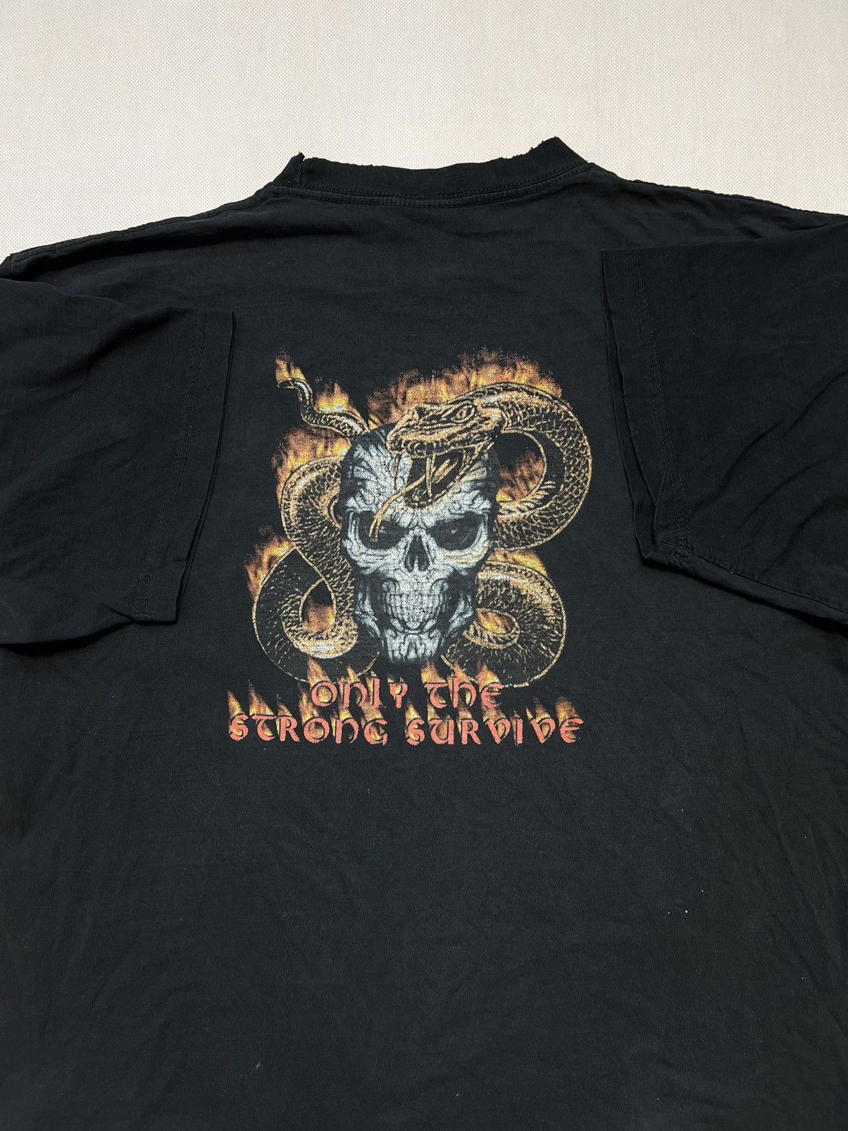 Band Tees × Vintage Tshirt only the strong survive vintage black Size US XL / EU 56 / 4 - 1 Thumbnail