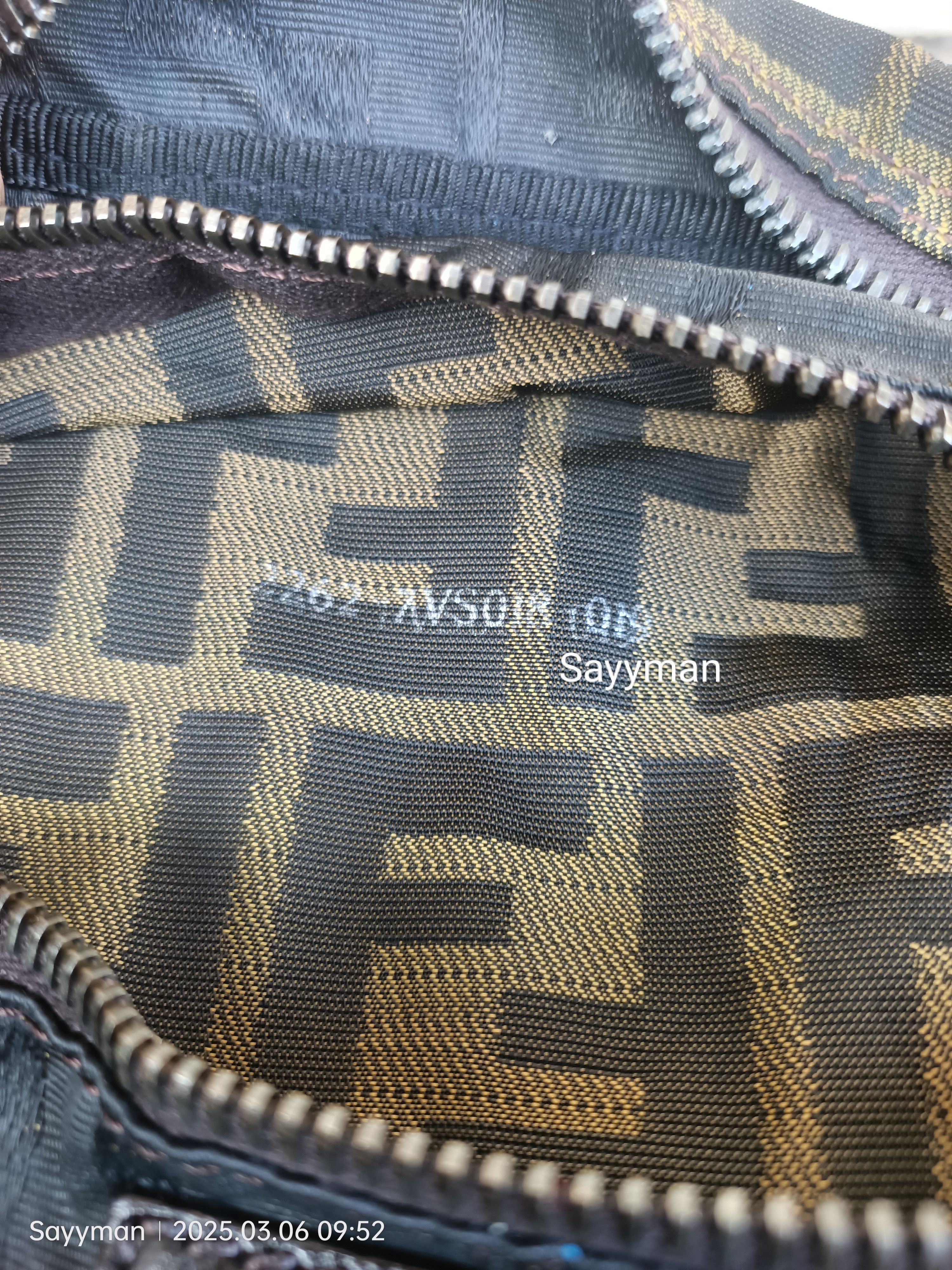 Fendi FENDI Monogram Zucca Baguette bag Size ONE SIZE - 21 Thumbnail