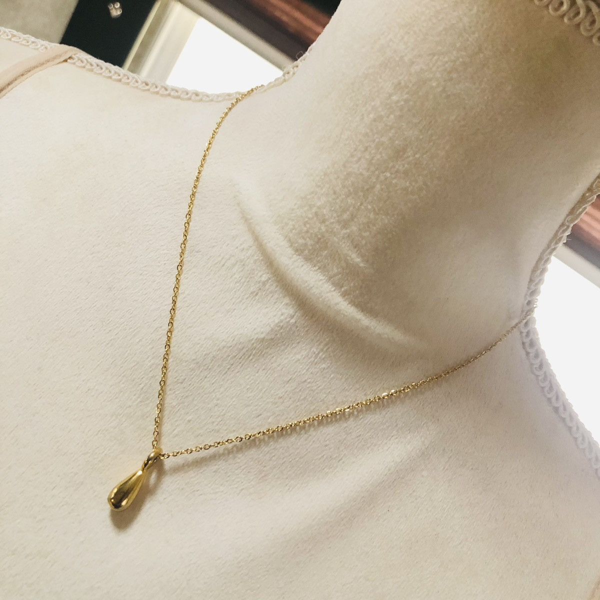 Handmade Handcrafted vintage heavy gold plated raindrop necklace Size ONE SIZE - 1 Thumbnail