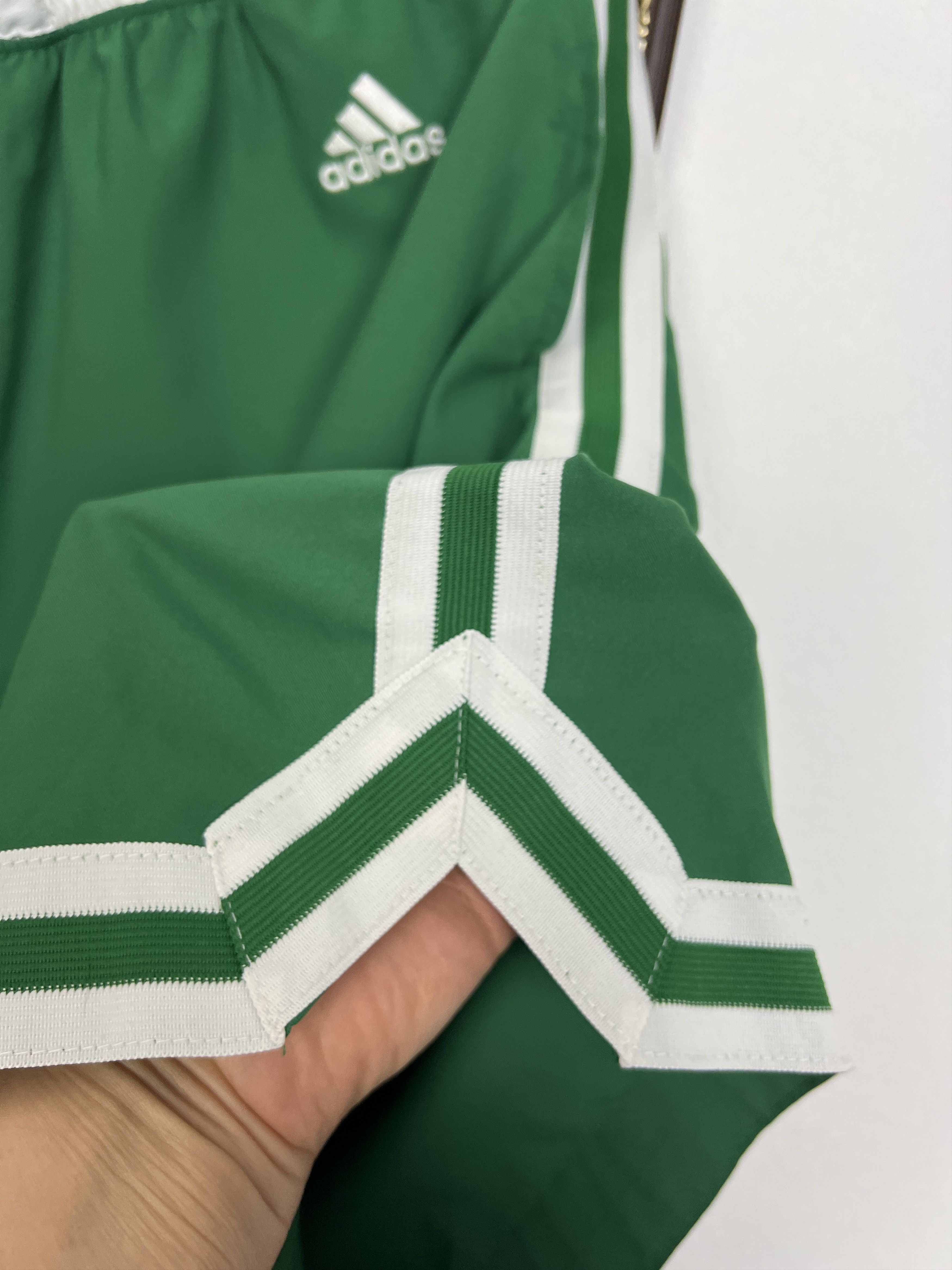 Adidas Vintage Adidas Boston Celtics NBA Athletic Shorts Sport Rare Size US 32 / EU 48 - 5 Thumbnail
