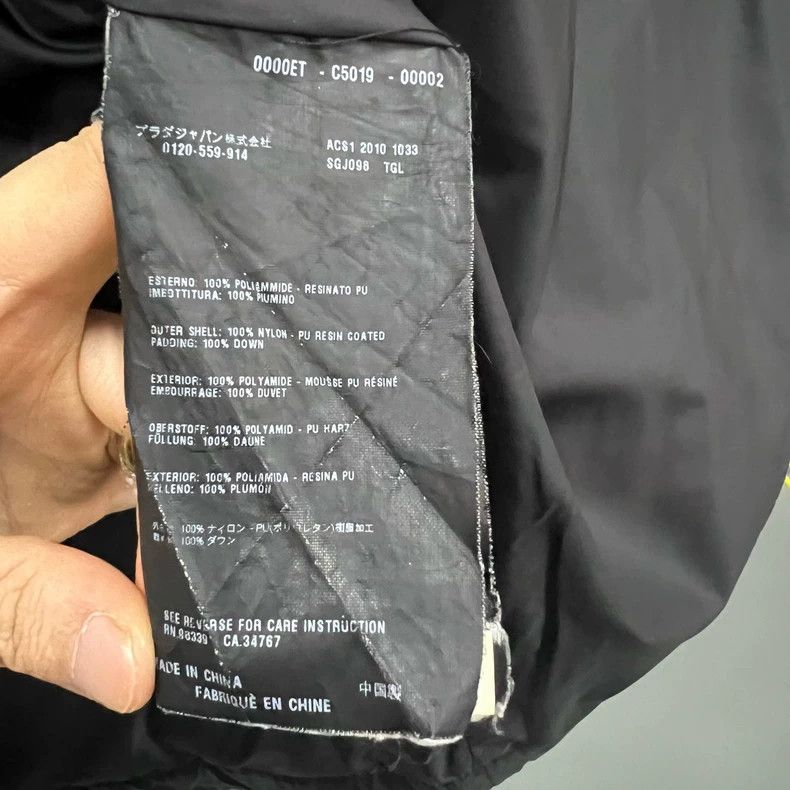 Prada Prada Black triangle hooded down jacket 2501-Nextarrow Size US L / EU 52-54 / 3 - 3 Thumbnail
