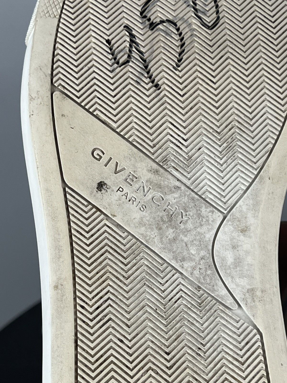 Givenchy Givenchy Paris White Leather Pink Heel Sneakers (Y0492) Size US 7 / IT 37 - 13 Thumbnail