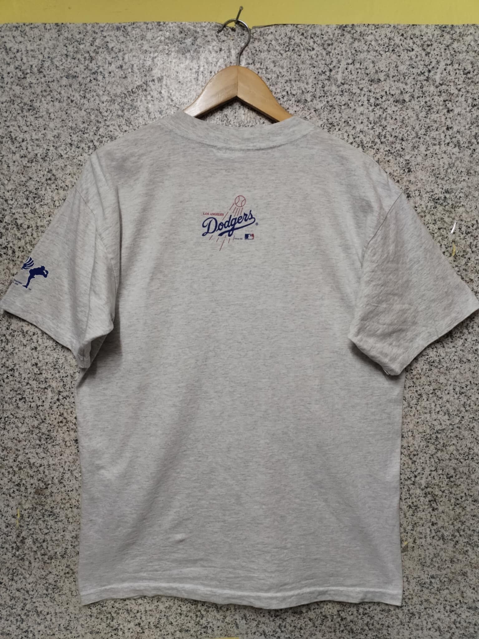 Vintage Thrashed Sun Faded MLB Distressed very rare Tee Large Size US L / EU 52-54 / 3 - 2 Thumbnail