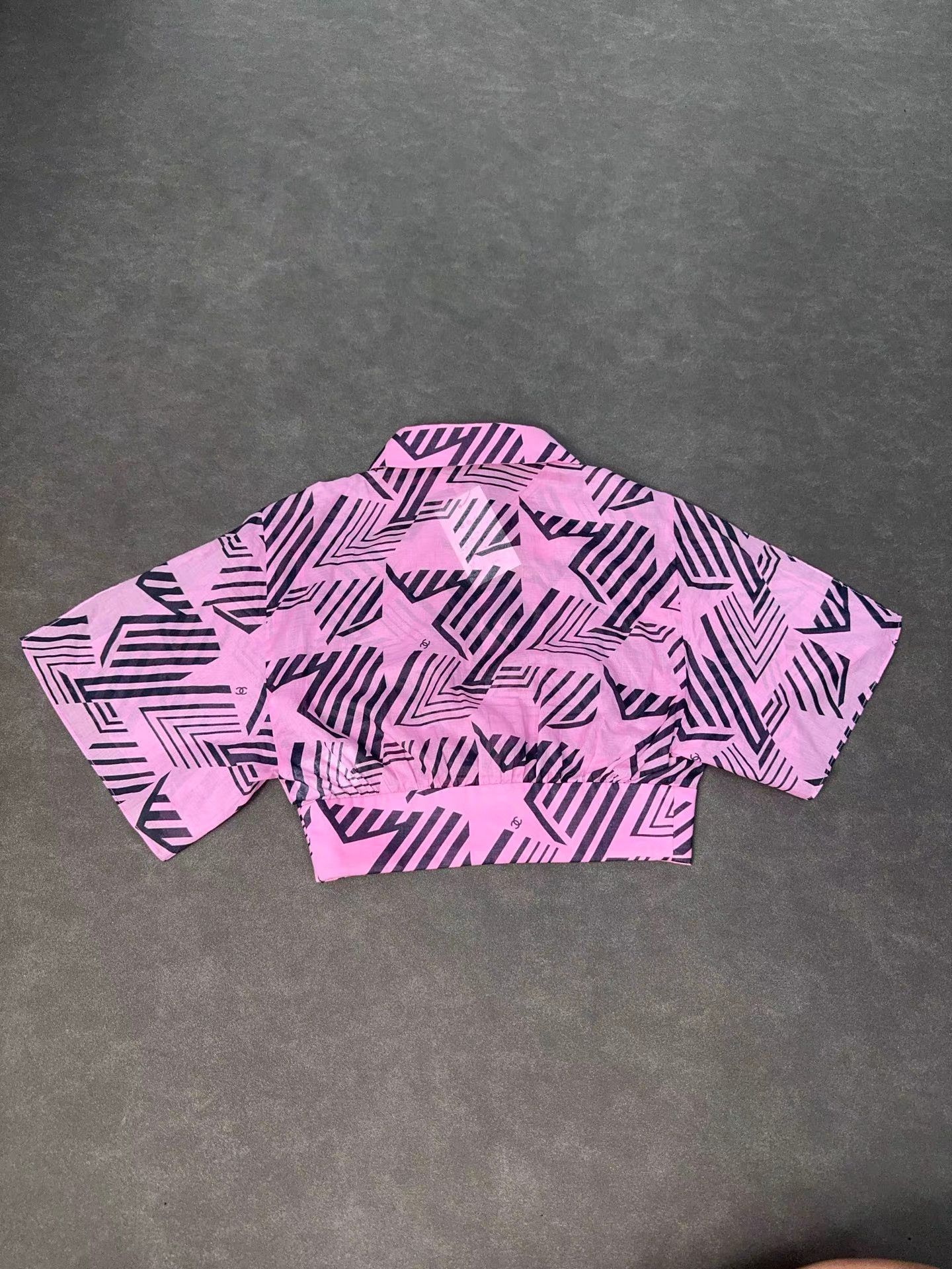 Chanel Chanel 23c Pink Comet Print Short Sleeve Shirt K2 Size XS / US 0-2 / IT 36-38 - 2 Thumbnail