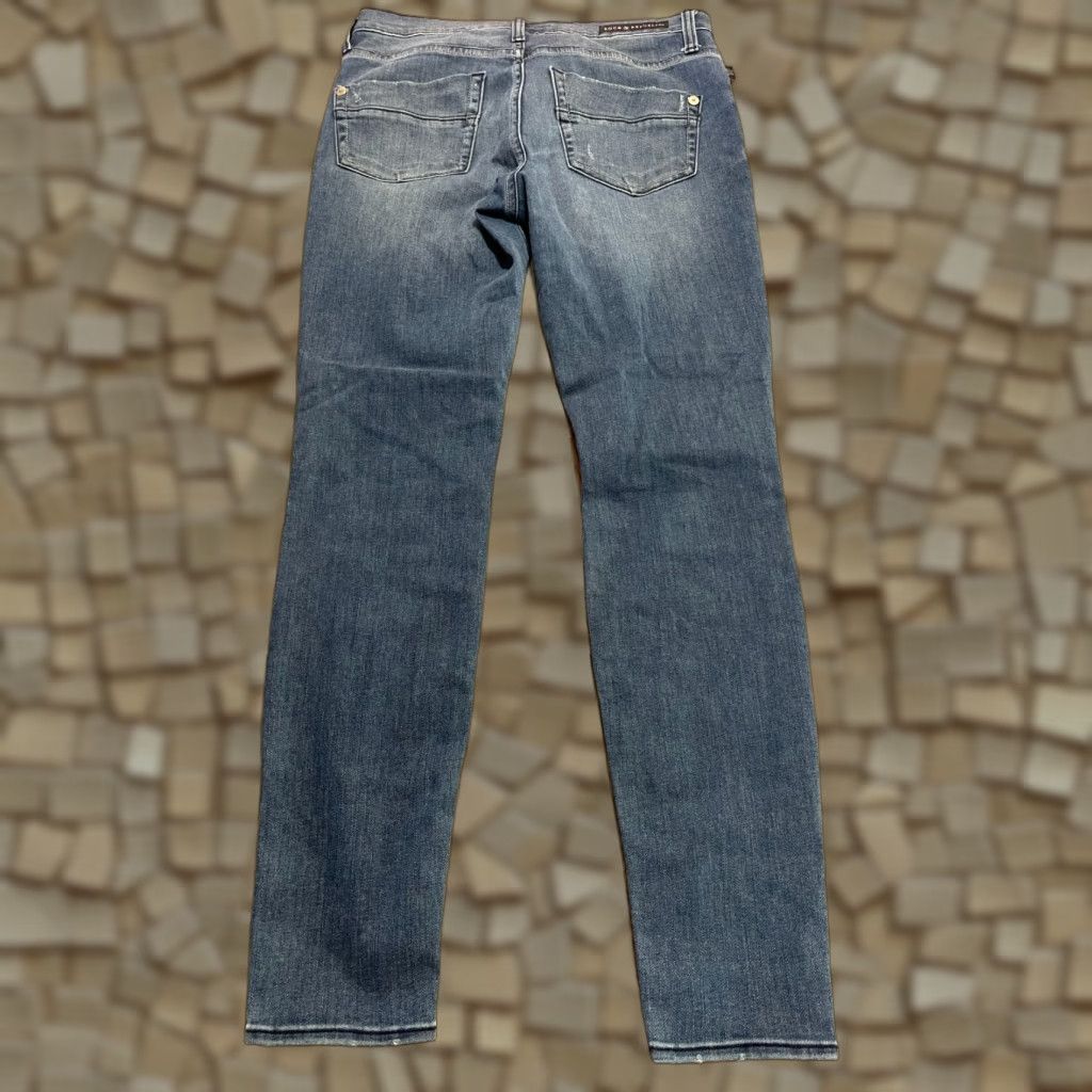 Vintage Rock & Republic Jeans Womens Size 8 Blue Denim Skinny Pockets Distressed Regular Inseam 28.5in Size 30" / US 8 / IT 44 - 1 Thumbnail
