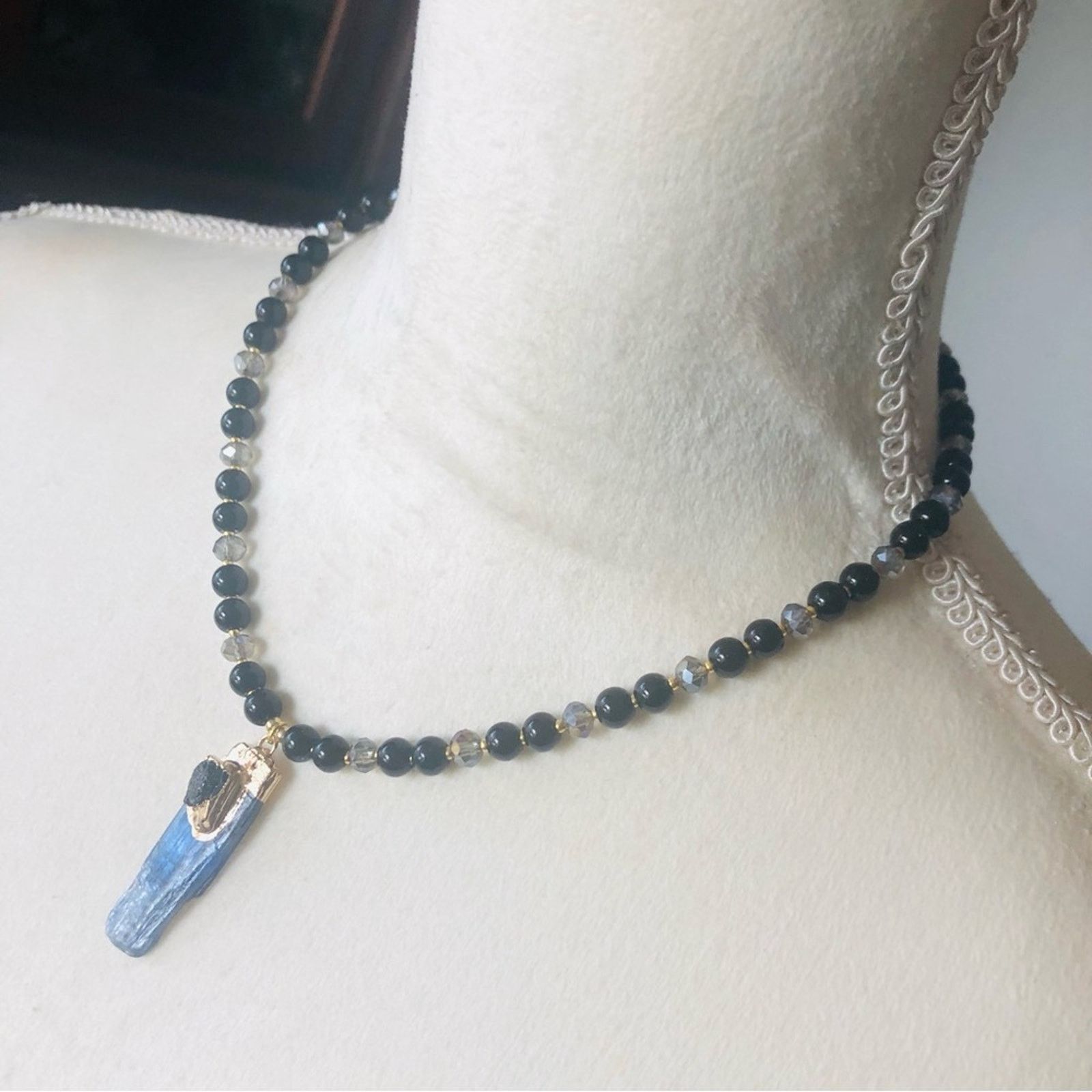 Handmade Handcrafted repurpose kyanite and black onyx Pearl necklace Size ONE SIZE - 5 Thumbnail