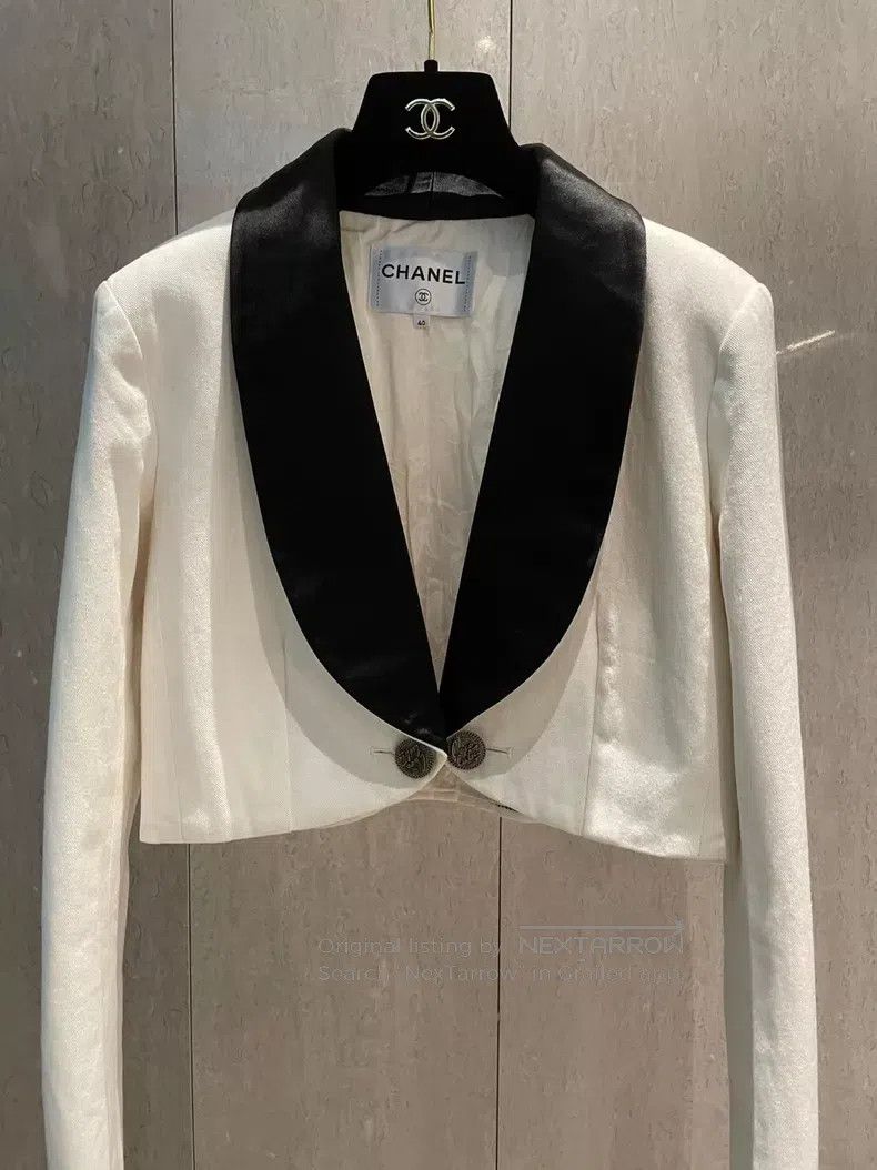 Chanel Chanel Black and white lapel coat Size S / US 4 / IT 40 - 2 Thumbnail