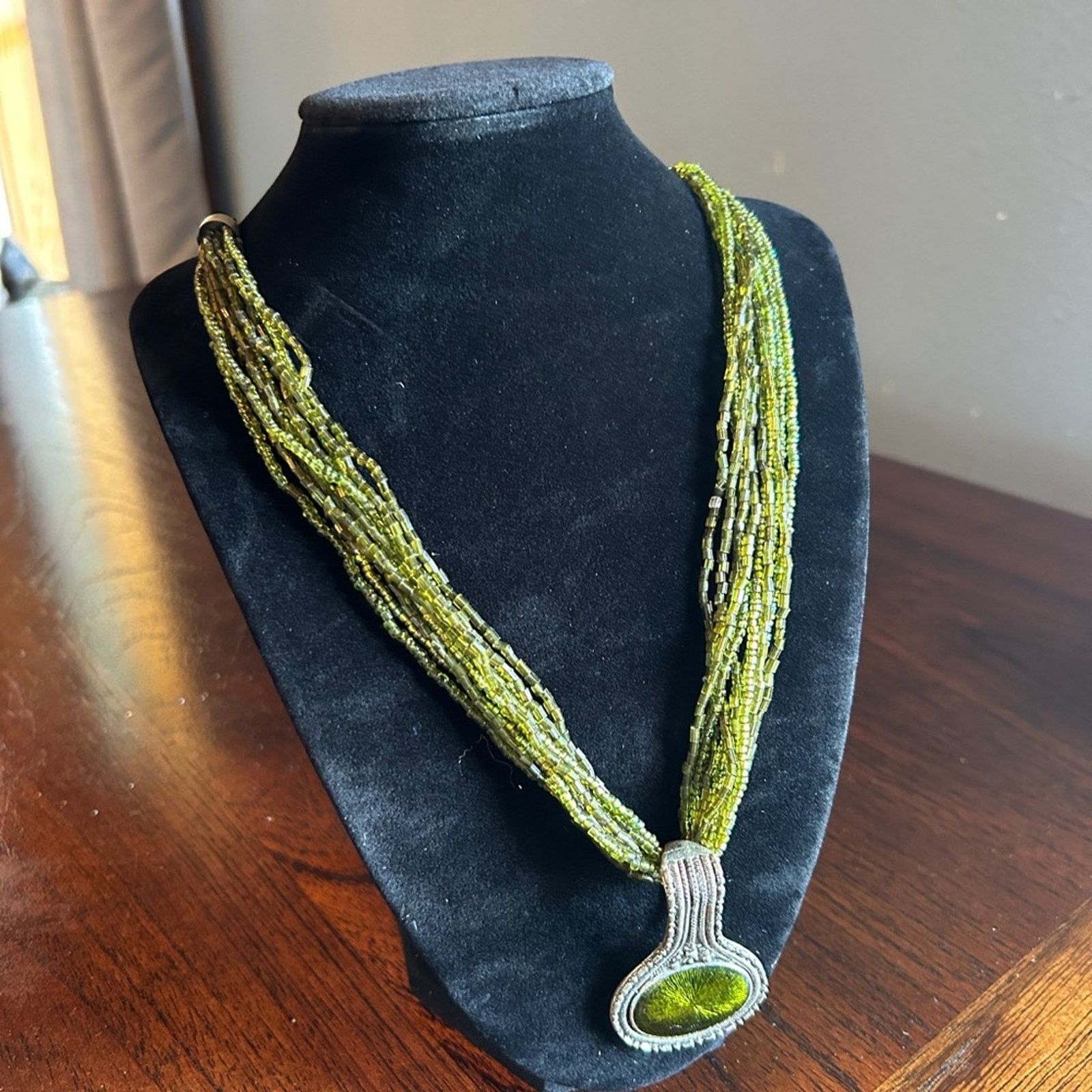 Other Vintage Green Glass Mermaid Beaded Pendant necklace Size ONE SIZE - 2 Thumbnail