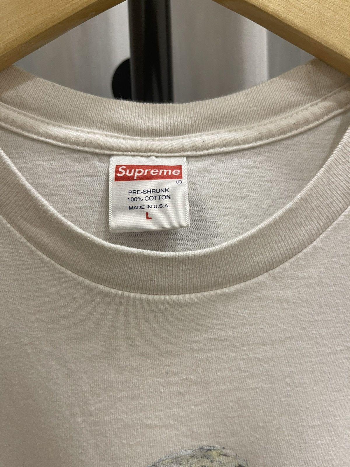 Supreme Supreme Kiss White Tee Size US L / EU 52-54 / 3 - 2 Thumbnail