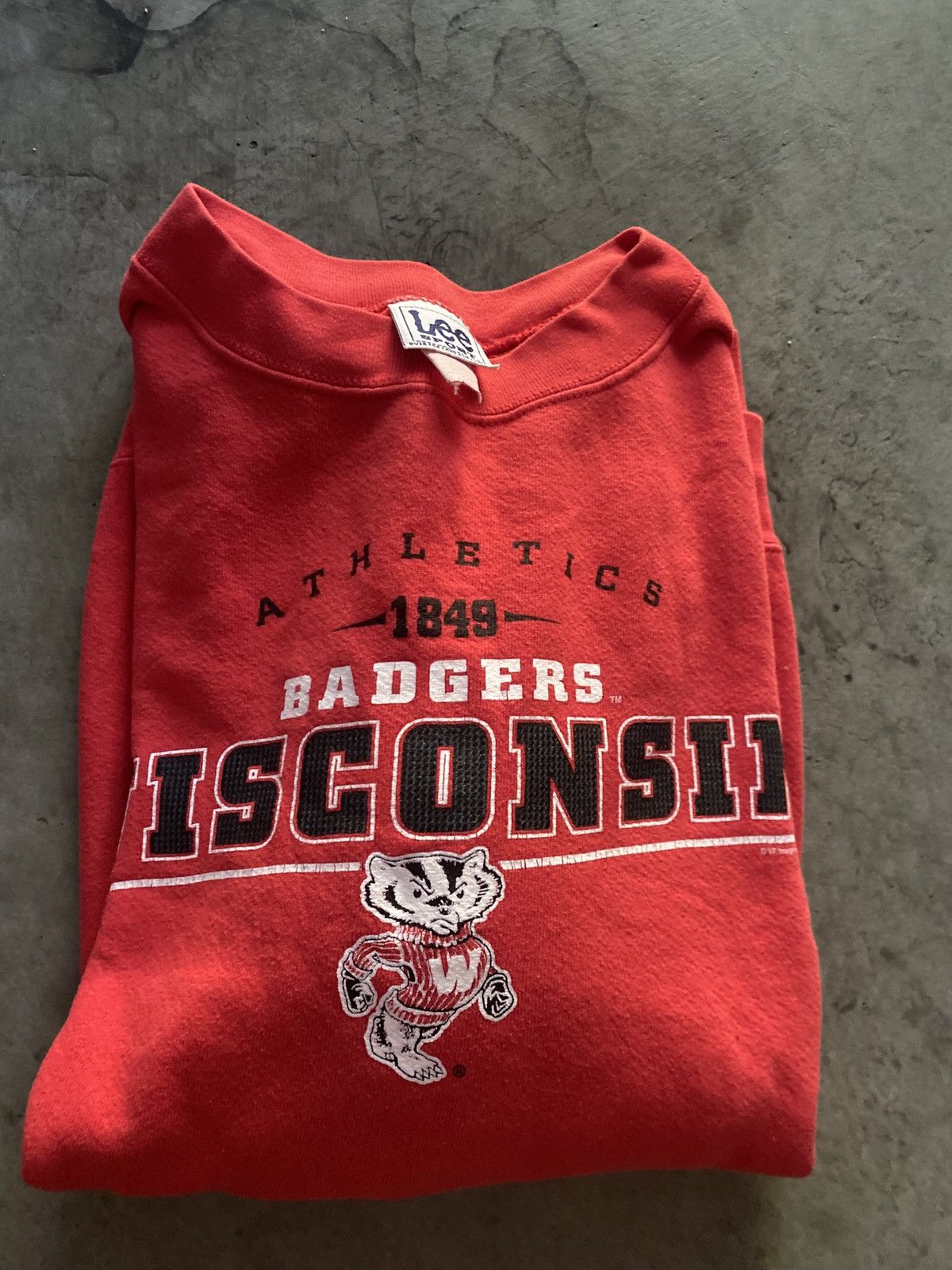 Vintage Vintage University of Wisconsin Red Lee Crewneck Size US XL / EU 56 / 4 - 1 Thumbnail