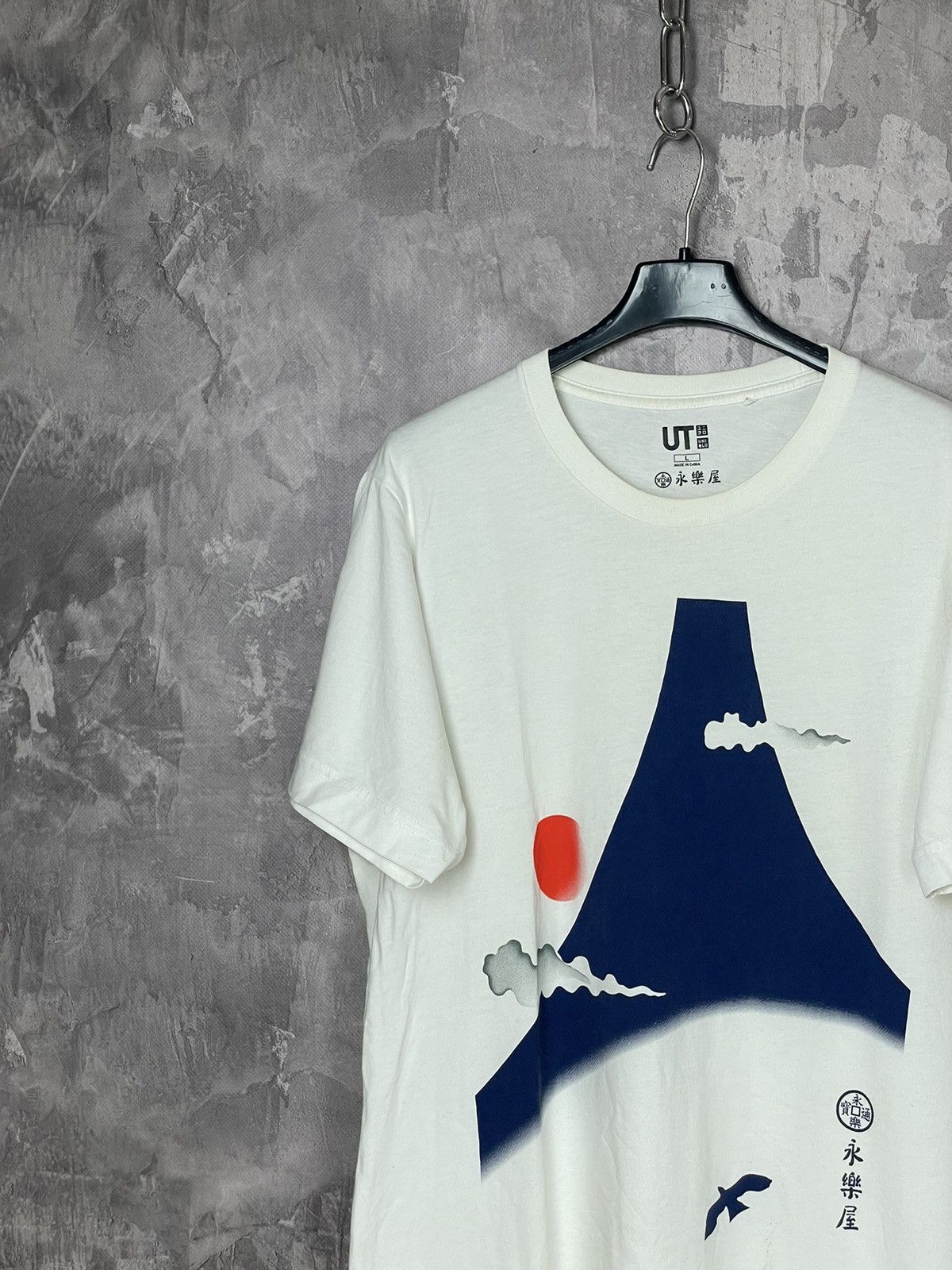 Japanese Brand × Uniqlo Y2K Uniqlo Japan Samurai Overprint Rare Hype T Shirt Size US L / EU 52-54 / 3 - 3 Thumbnail