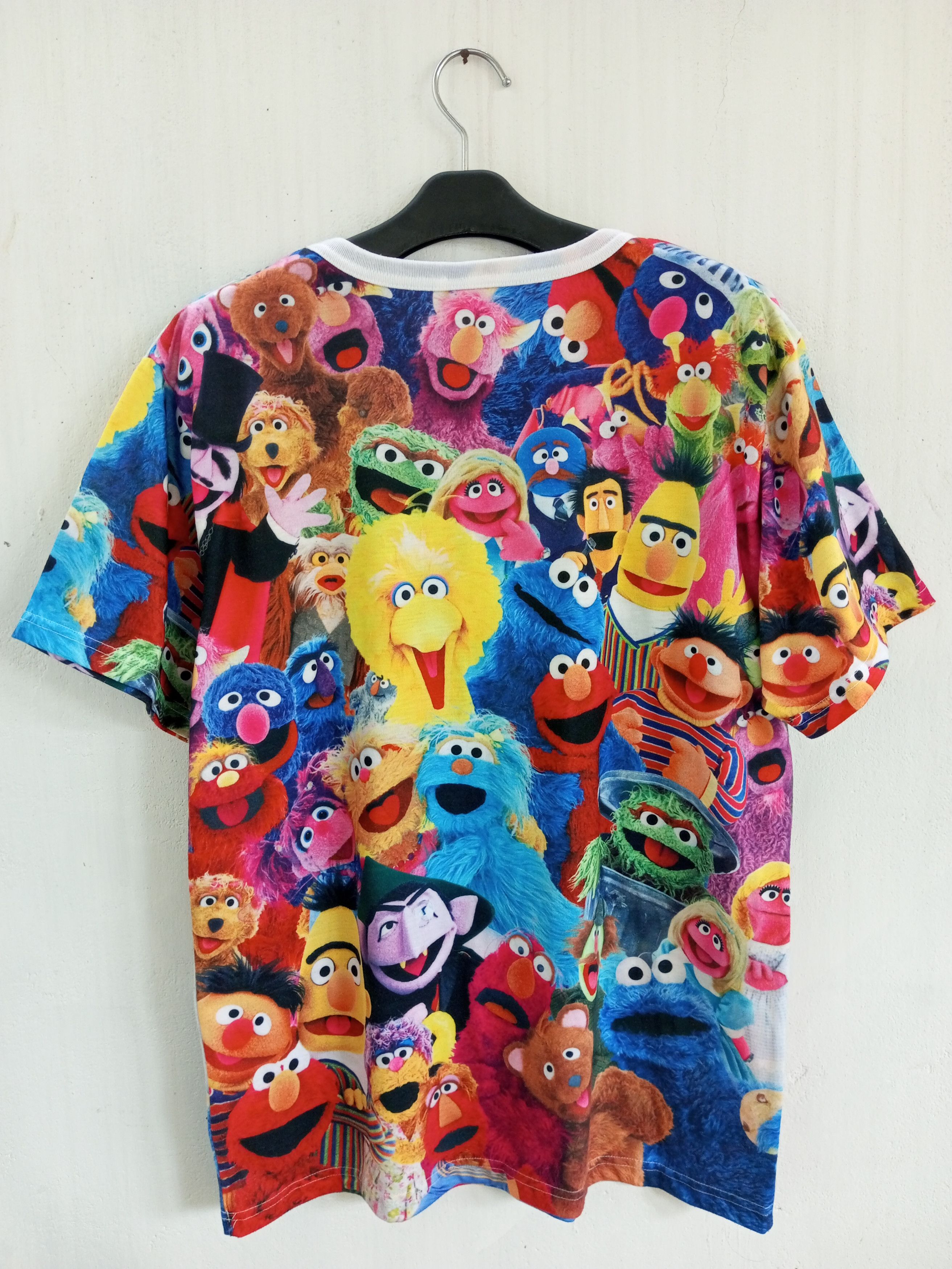 Japanese Brand Vintage Sesame Street All Over Print L Size US L / EU 52-54 / 3 - 10 Thumbnail