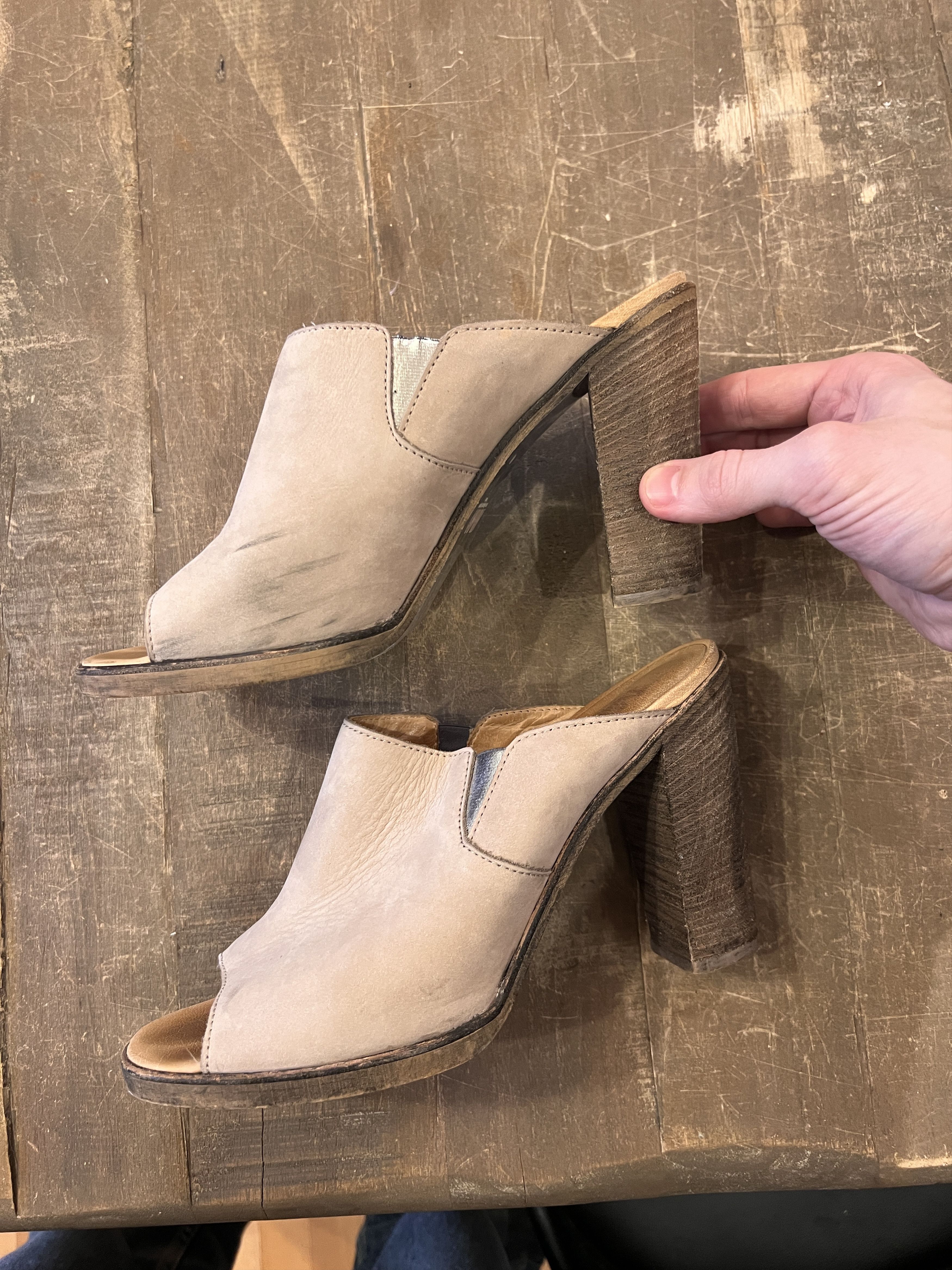 Maison Margiela Leather Mules mid high heels Size US 6 / IT 36 - 2 Thumbnail