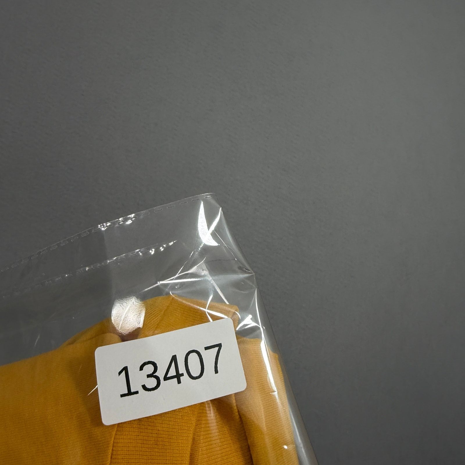 Vintage Vintage The Income Tax People Shirt Large Yellow Paper Thin Size US L / EU 52-54 / 3 - 13 Thumbnail