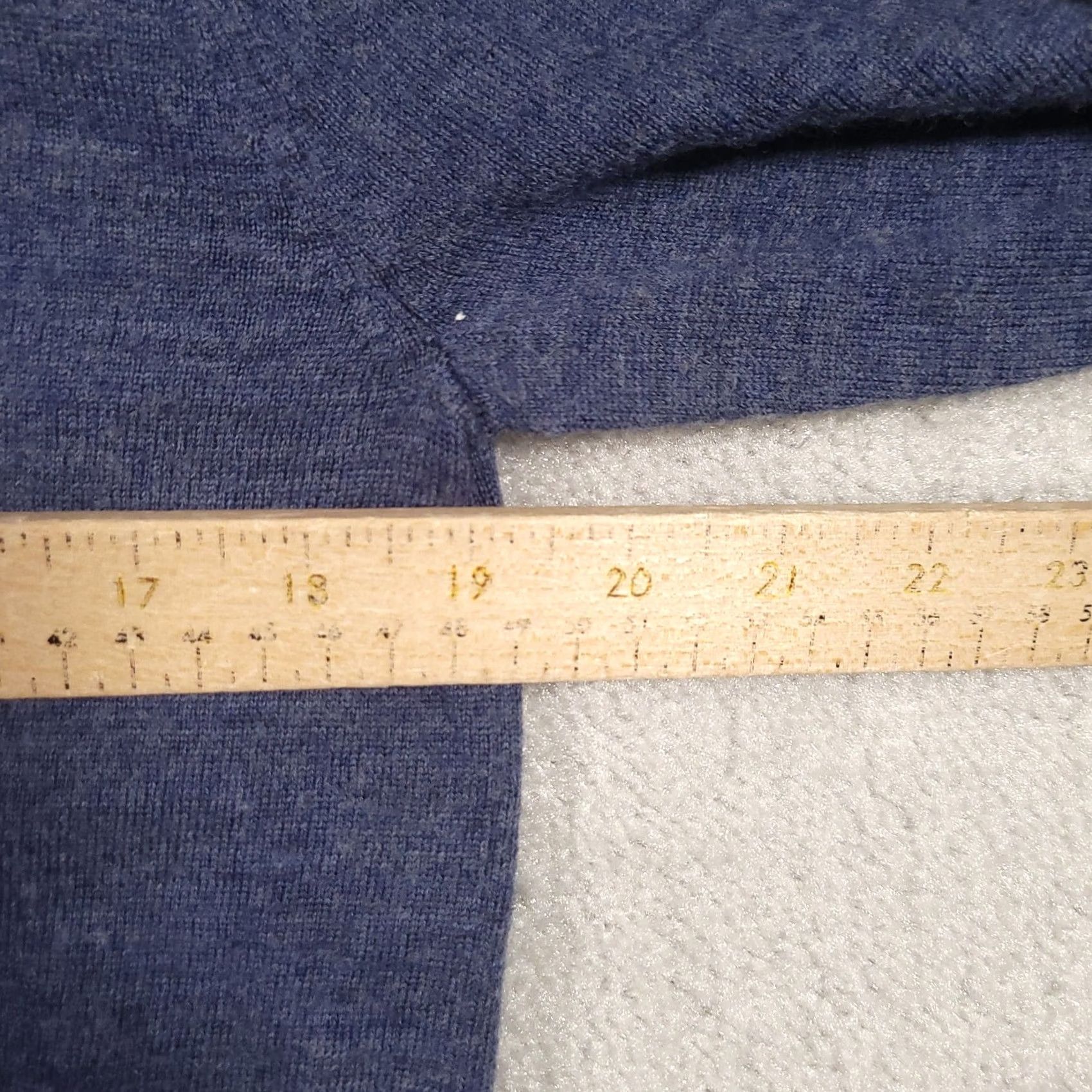Vintage VINTAGE Goodthreads Men’s 100% Merino Wool V-Neck Sweater Blue Long Sleeve LT Big & Tall Mens Pullover Classic Preppy Knit Shirt Size US L / EU 52-54 / 3 - 4 Thumbnail