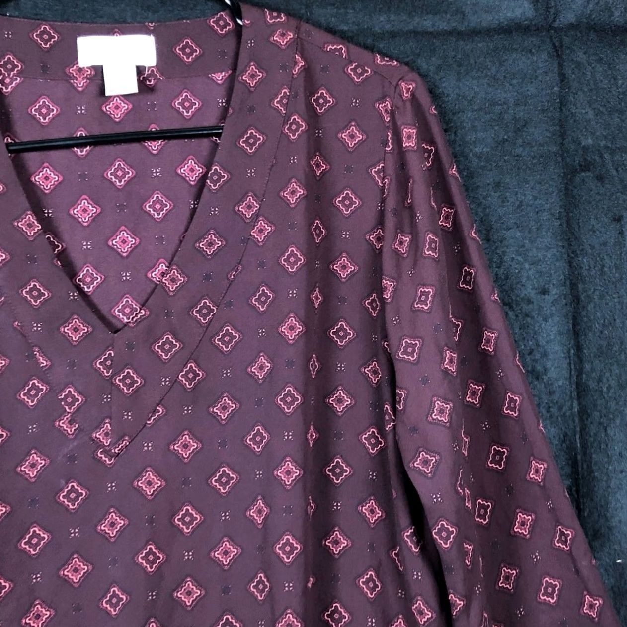 Ann Taylor LOFT Womens Blouse Maroon V Neck Long Sleeve Sheer Tunic XS Regular Pullover Chiffon Polyester Casual Workwear Size XS / US 0-2 / IT 36-38 - 5 Thumbnail