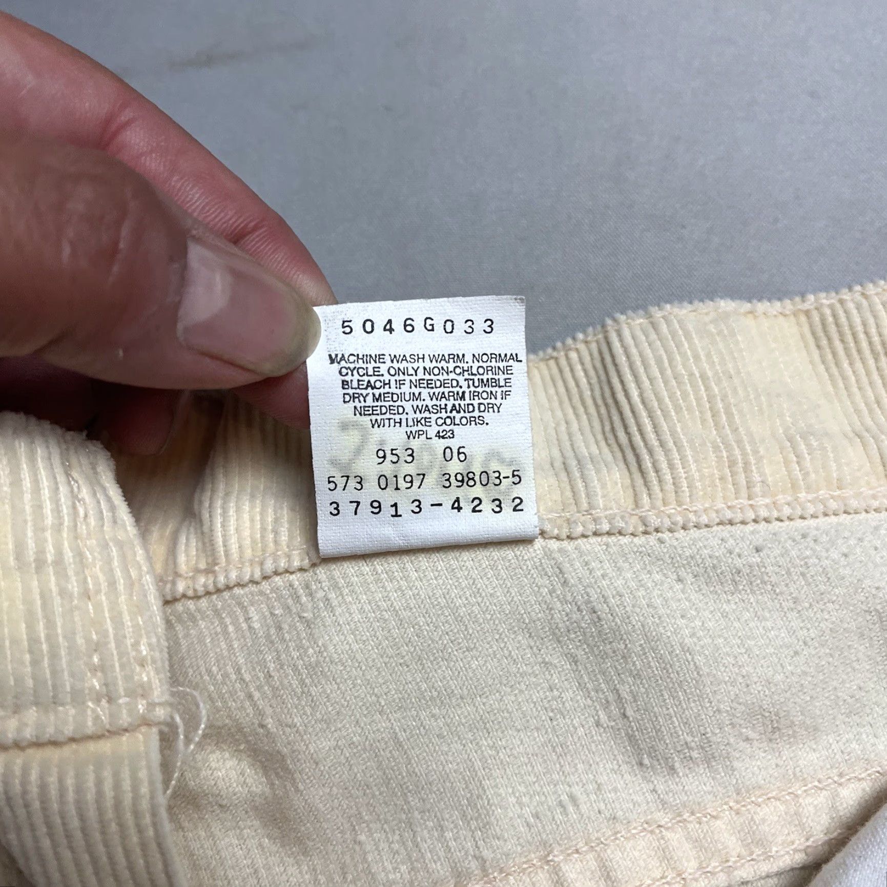 VINTAGE Levi's 913 Corduroy Shorts Regular Fit Women 29 Beige 70s Orange Tab Chino