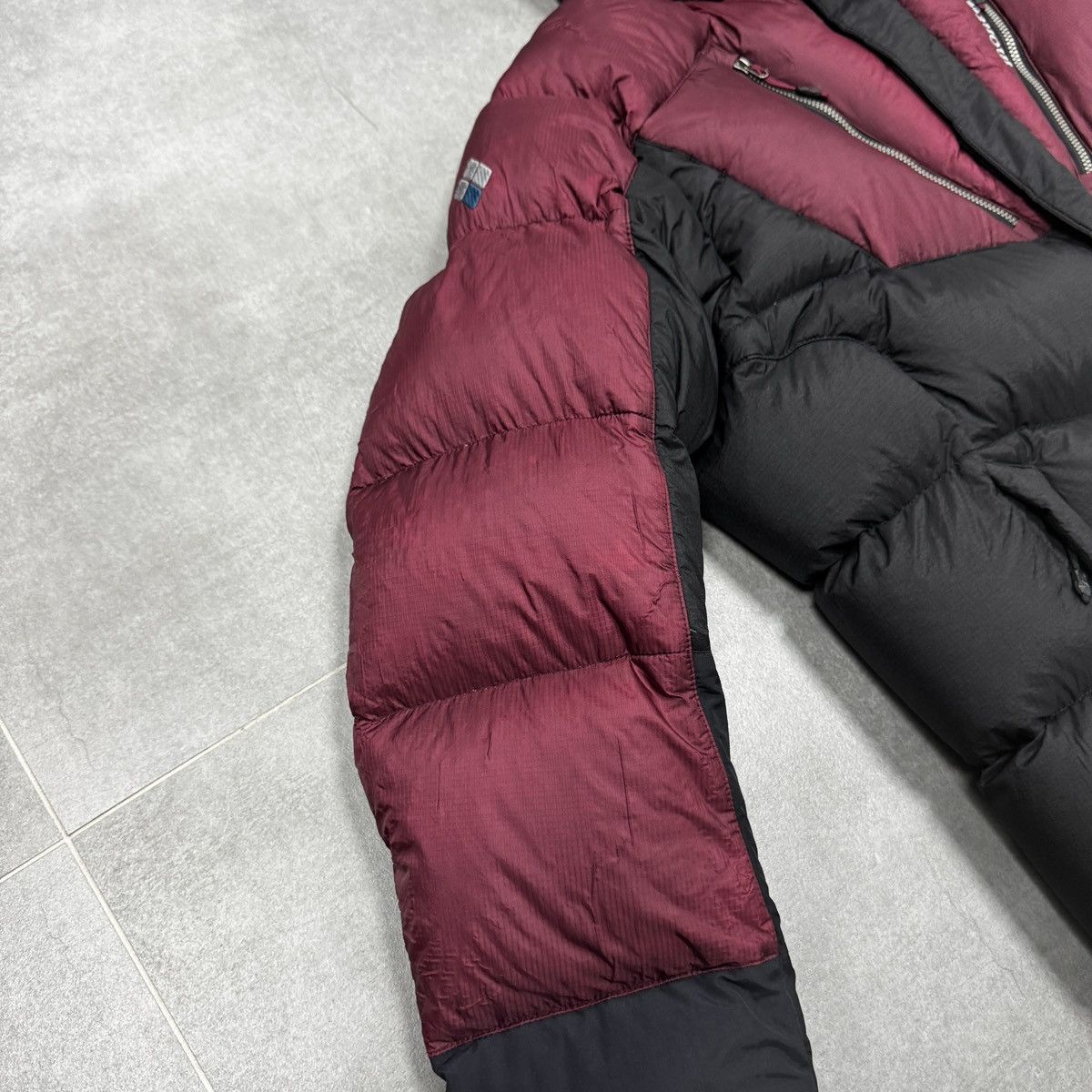Montbell Montbell Multi Pocket Puffer Down Jacket Men Dark Red Size L Size US L / EU 52-54 / 3 - 7 Thumbnail