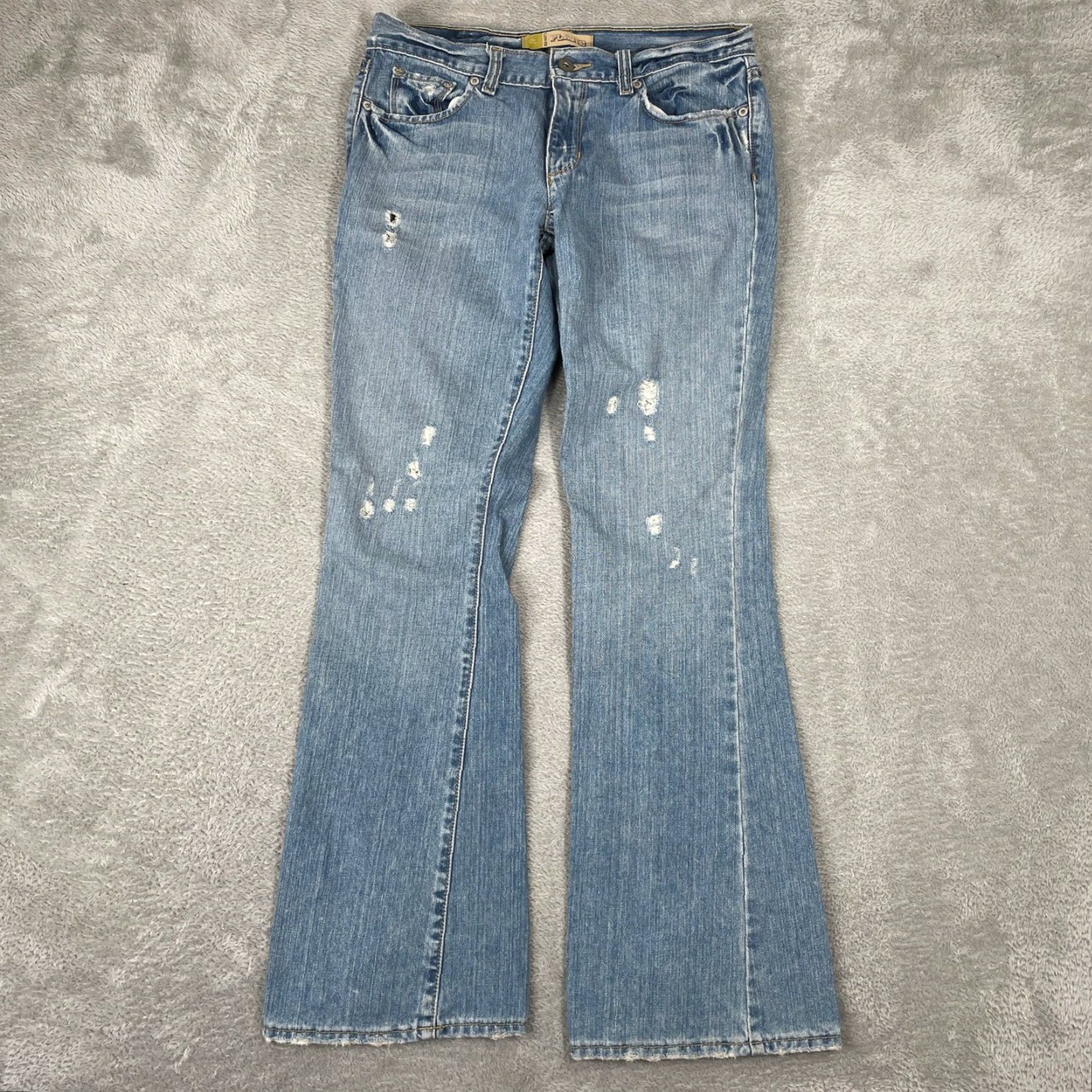 Old Navy Old Navy Jeans Womens 6 Regular Blue Distressed Denim 100% Cotton Flare Low Rise 31in Inseam Size 28" / US 6 / IT 42 - 2 Thumbnail