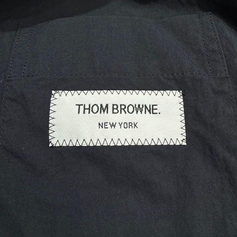 Thom Browne Thom Browne size3 Cradle buttoned collar long sleeve shirt Size US L / EU 52-54 / 3 - 2 Thumbnail
