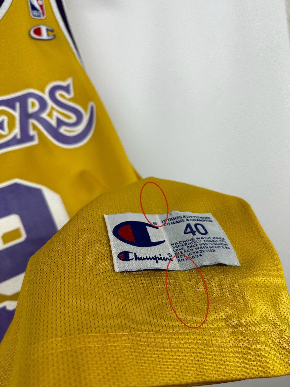 Champion Vintage Los Angeles Lakers Champion Van Exel #9 Jersey Size US S / EU 44-46 / 1 - 20 Thumbnail