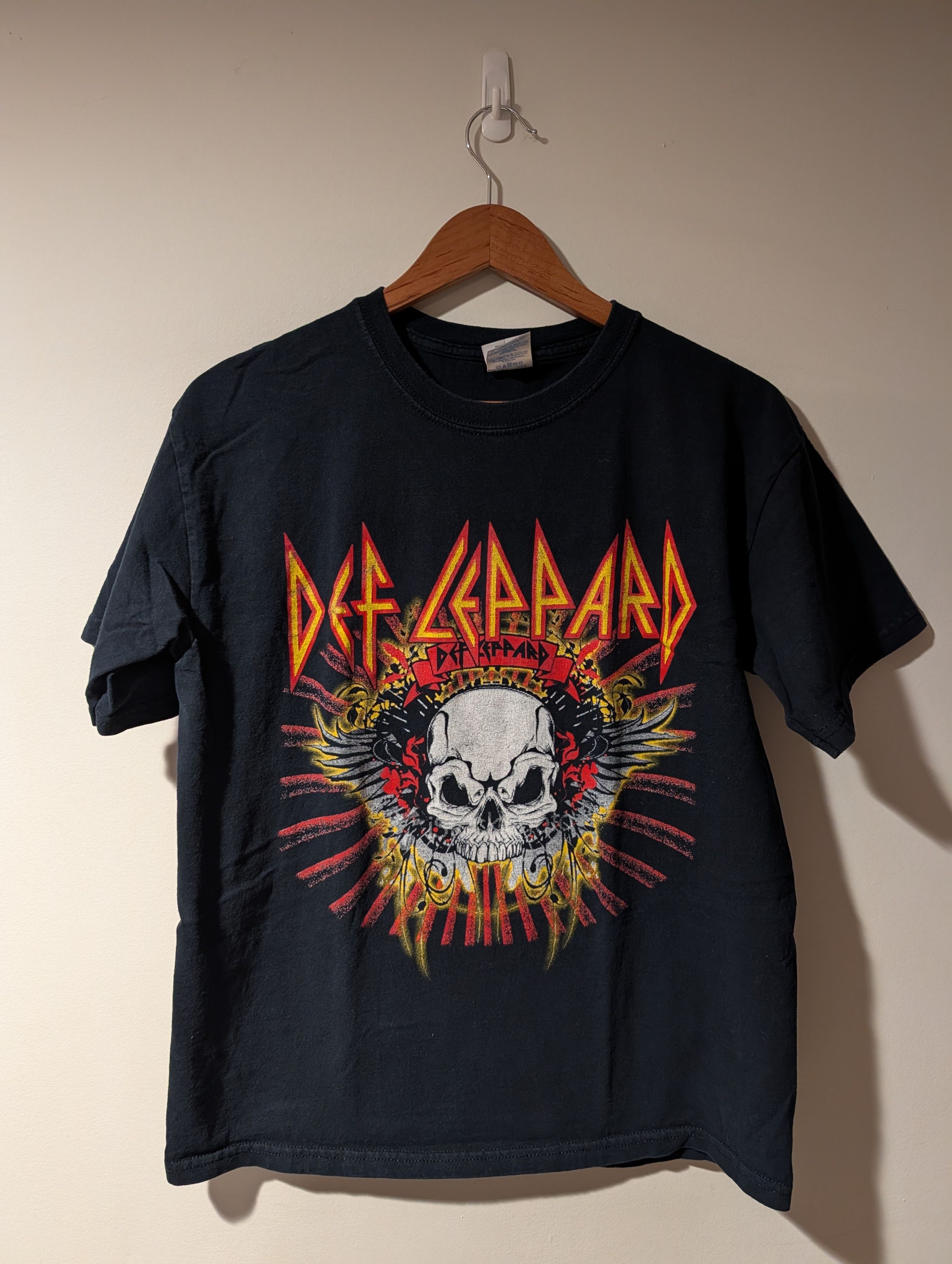Band Tees Vtg Def Leppard Rock Band Graphic T-Shirt 2009 Streetwear Size US M / EU 48-50 / 2 - 1 Thumbnail