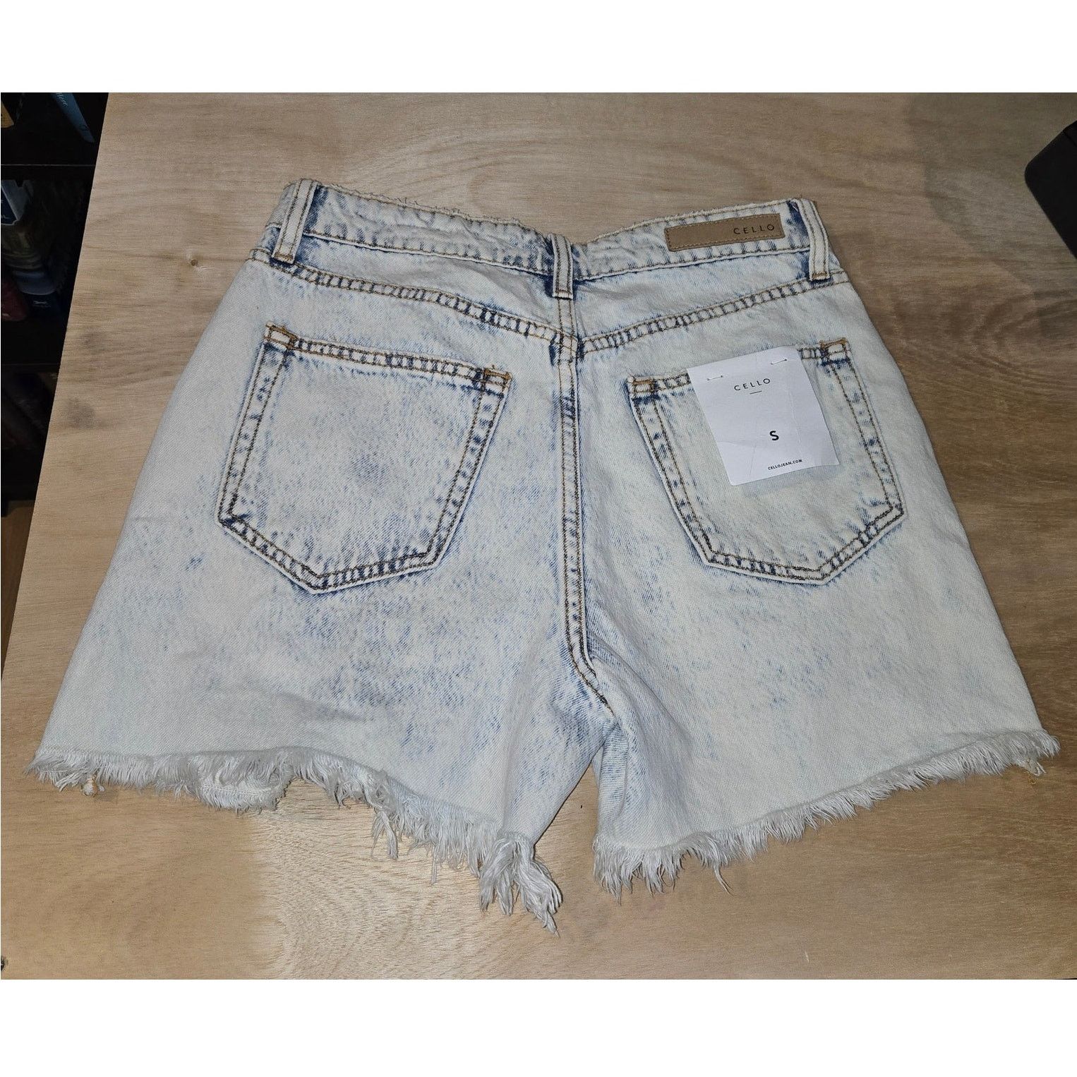 Other NWT Cello Jean cutoff shorts sz S asymmetrical fly acid wash Size 28" / US 6 / IT 42 - 6 Thumbnail