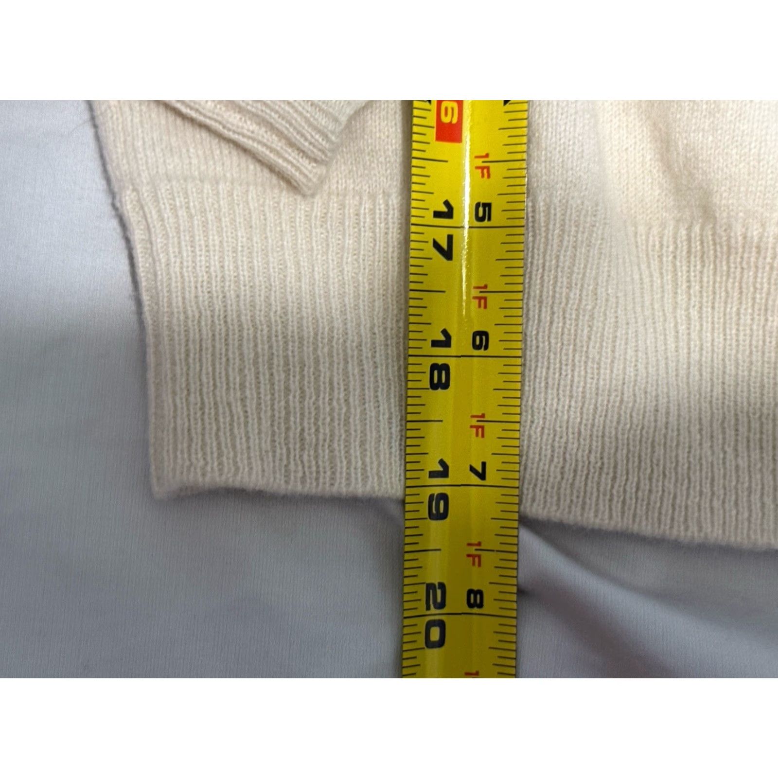 Vintage VINTAGE Jumper 1234 Cashmere Cardigan Women UK 6/8 Cream Size M / US 6-8 / IT 42-44 - 3 Thumbnail
