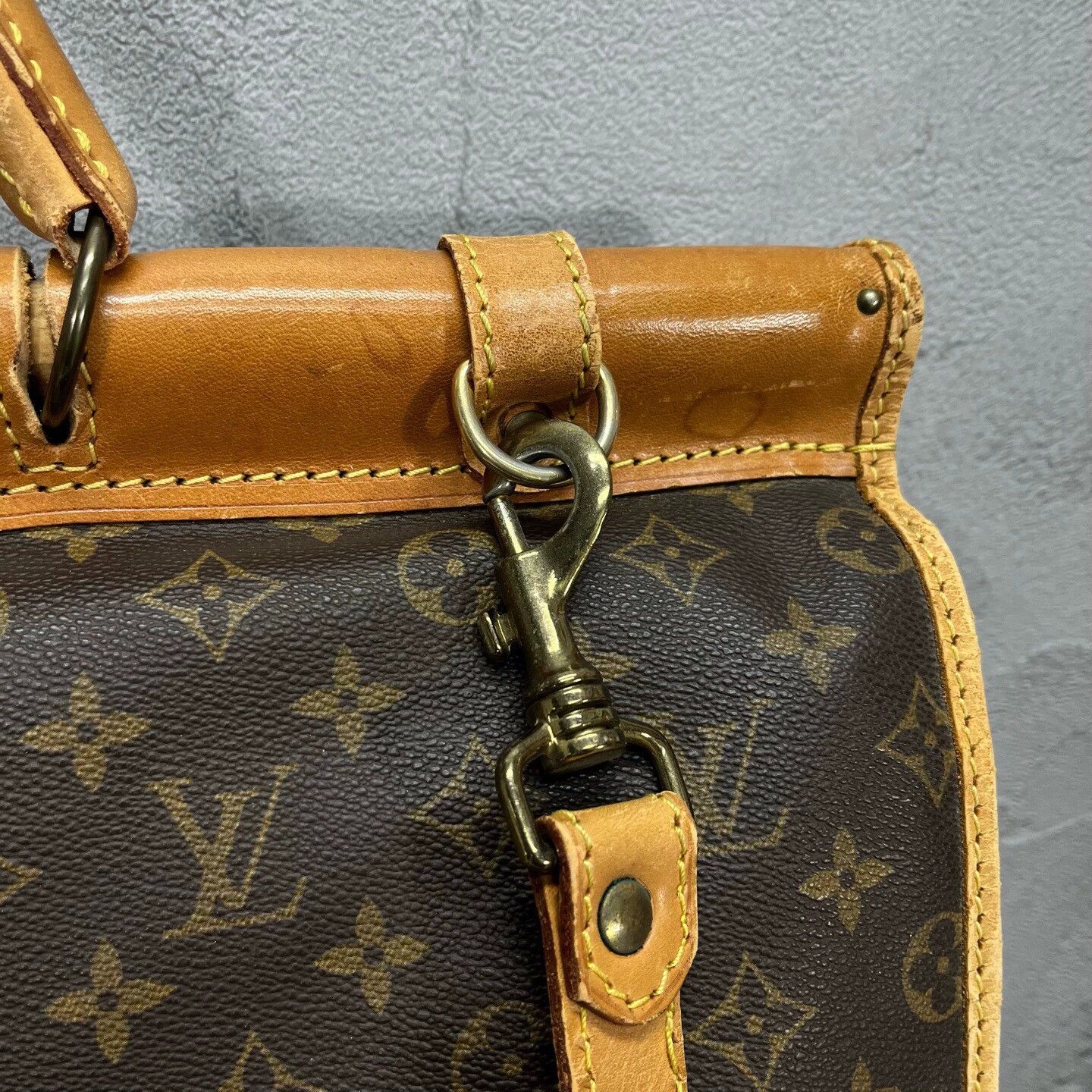 Louis Vuitton Louis Vuitton Monogram Hunter Bag II Rare Size ONE SIZE - 4 Thumbnail