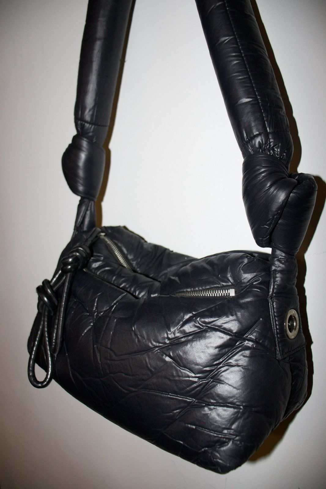 Dries Van Noten DRIES VAN NOTEN LARGE KNOTTED HANDLE CRINKLED CUSHION BAG Size ONE SIZE - 4 Thumbnail