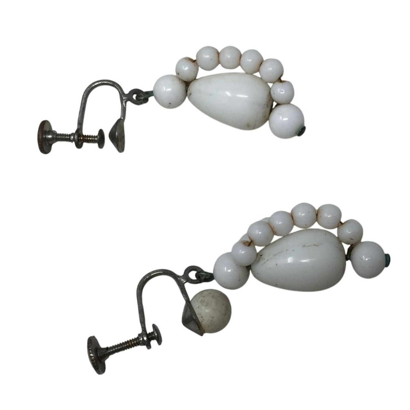 Other Women's White and Silver tone Beaded Dangle Drop Screw Back Size ONE SIZE - 3 Thumbnail