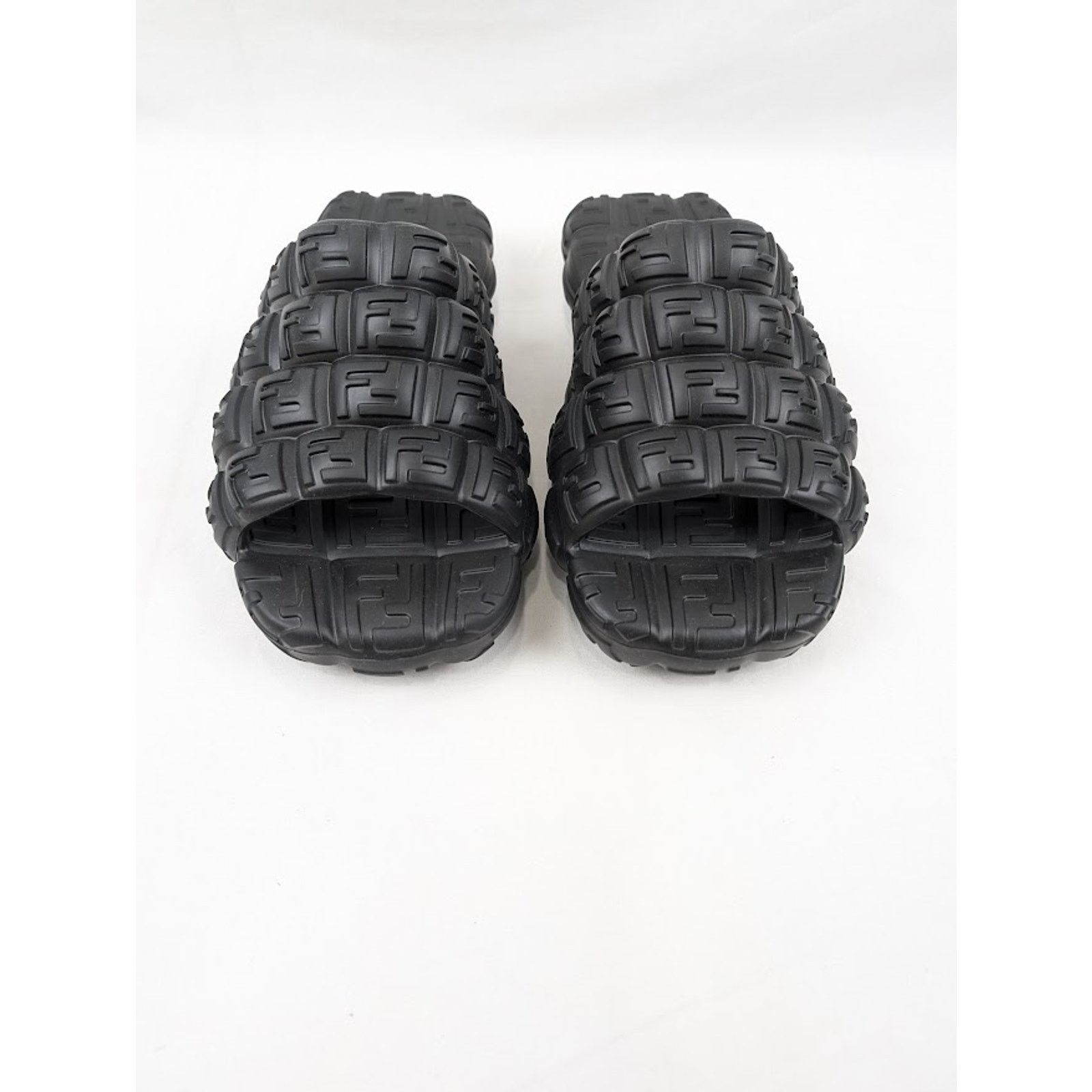 Fendi o1rshd1 Rubber Sole Fendi Logo Slipper Slide Sandal in Nero Size US 7 / EU 40 - 12 Thumbnail