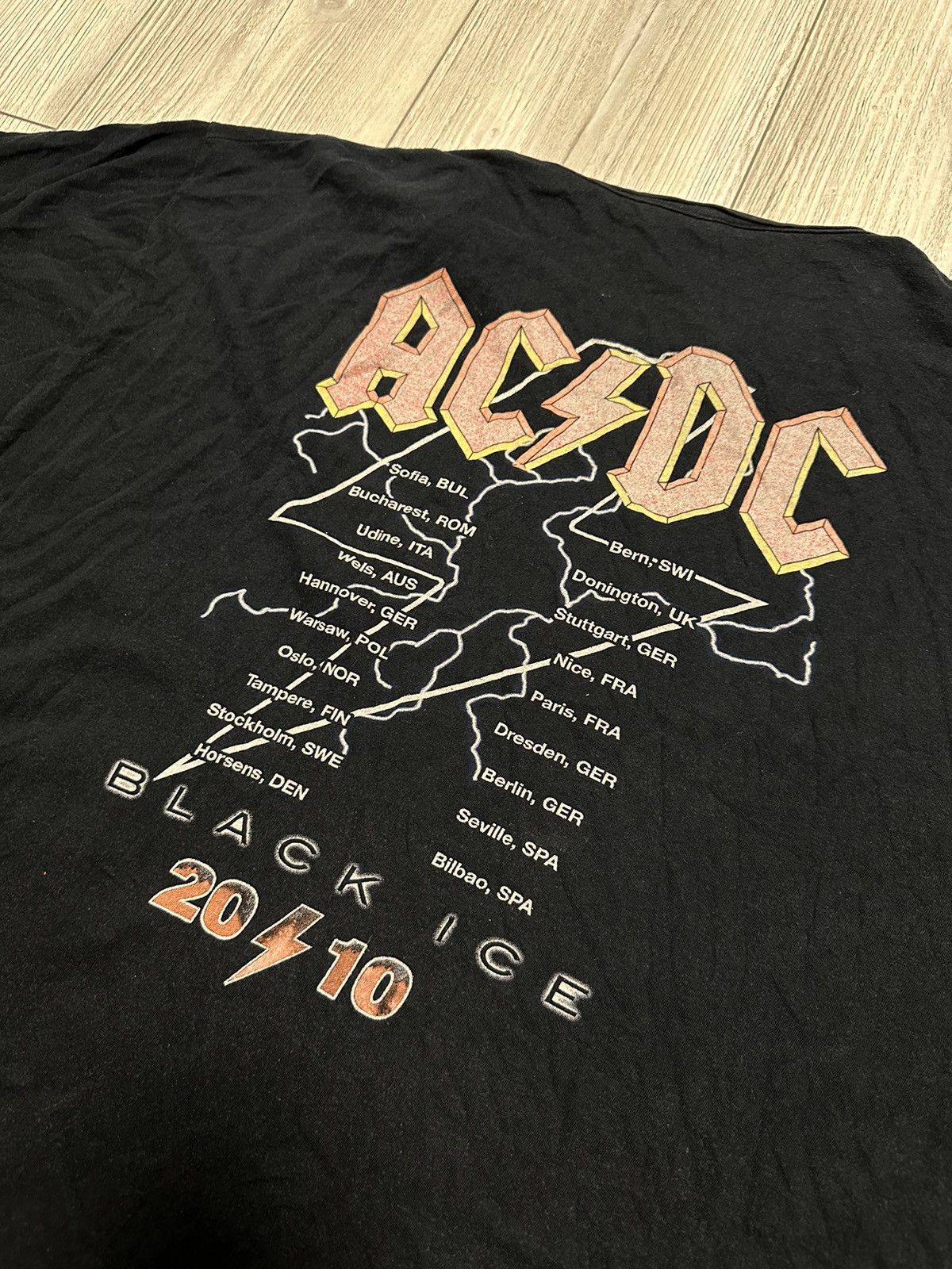 Band Tees Vintage Ac/Dc World Tour "Black Ice" 2010 T Shirt Size US XXL / EU 58 / 5 - 7 Thumbnail