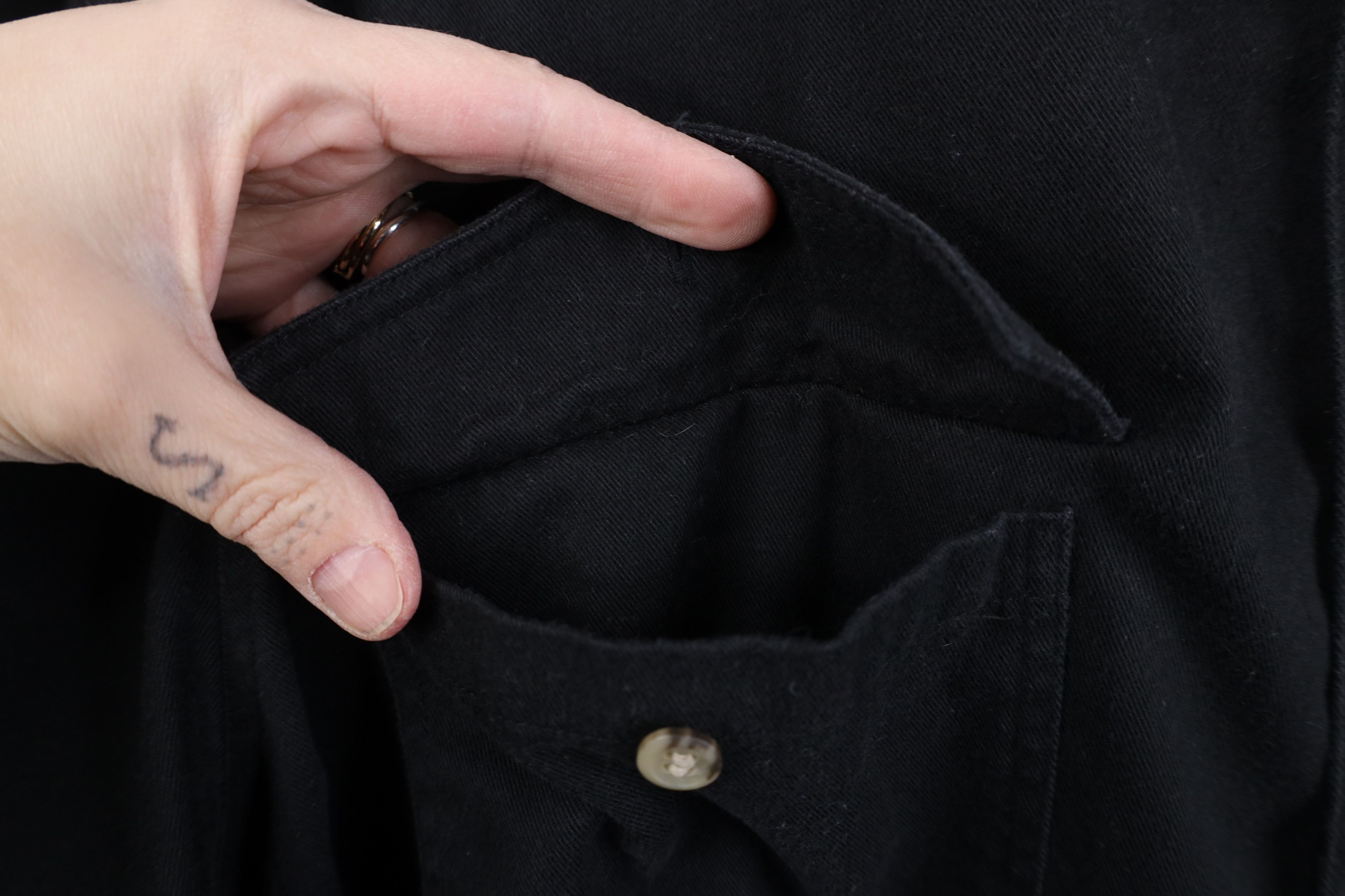 Vintage Vintage 90s Streetwear Short Sleeve Button Down Shirt Black Size US XL / EU 56 / 4 - 4 Thumbnail