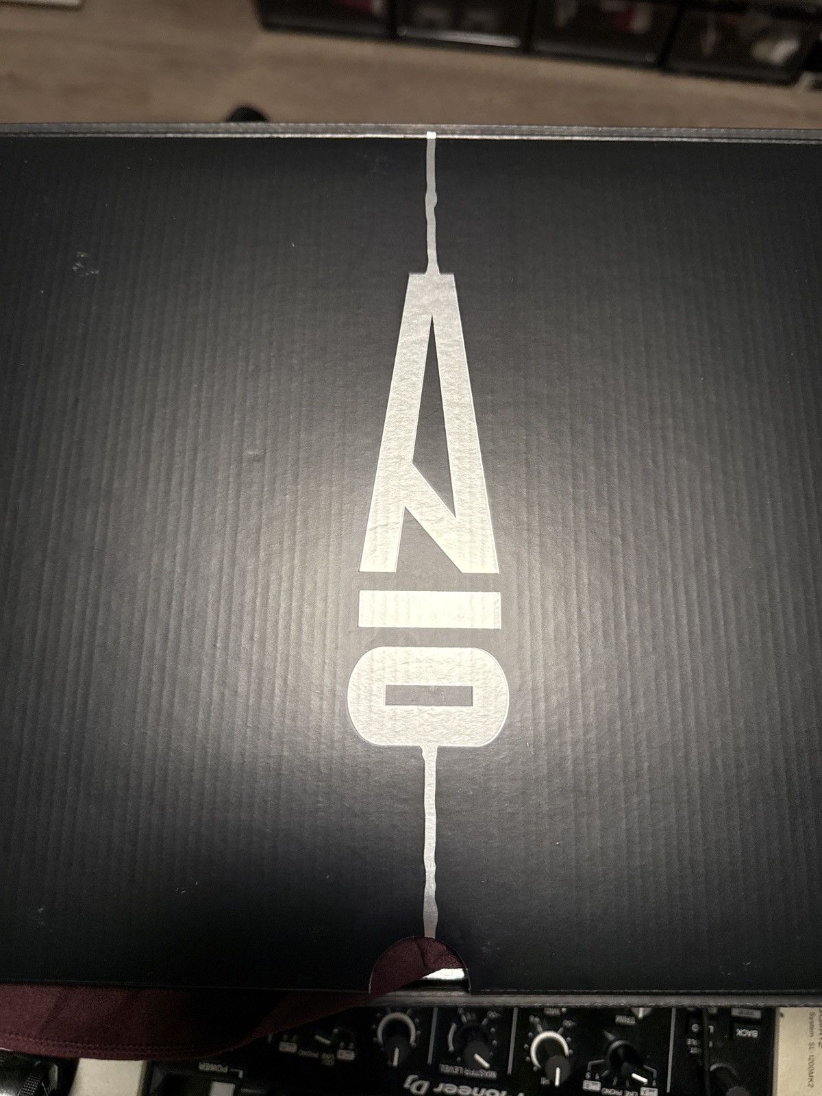 A Ma Maniere × Jordan Brand Women’s A Ma Maniére x Air Jordan 4 W.Y.W.S Size US 11 / EU 44 - 3 Thumbnail