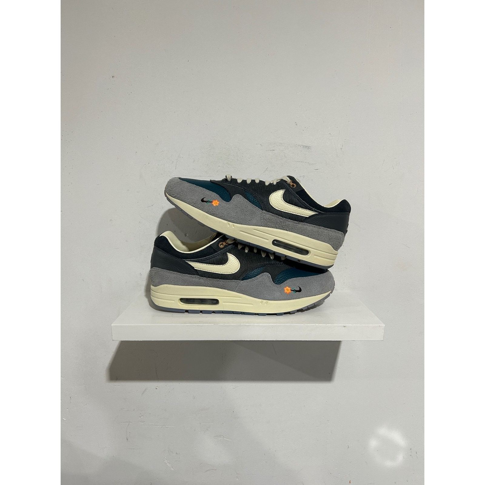 Nike NIKE AIR MAX 1 KASINA WON-ANG GREY SIZE 12 PREOWNED Size US 12 / EU 45 - 1 Thumbnail
