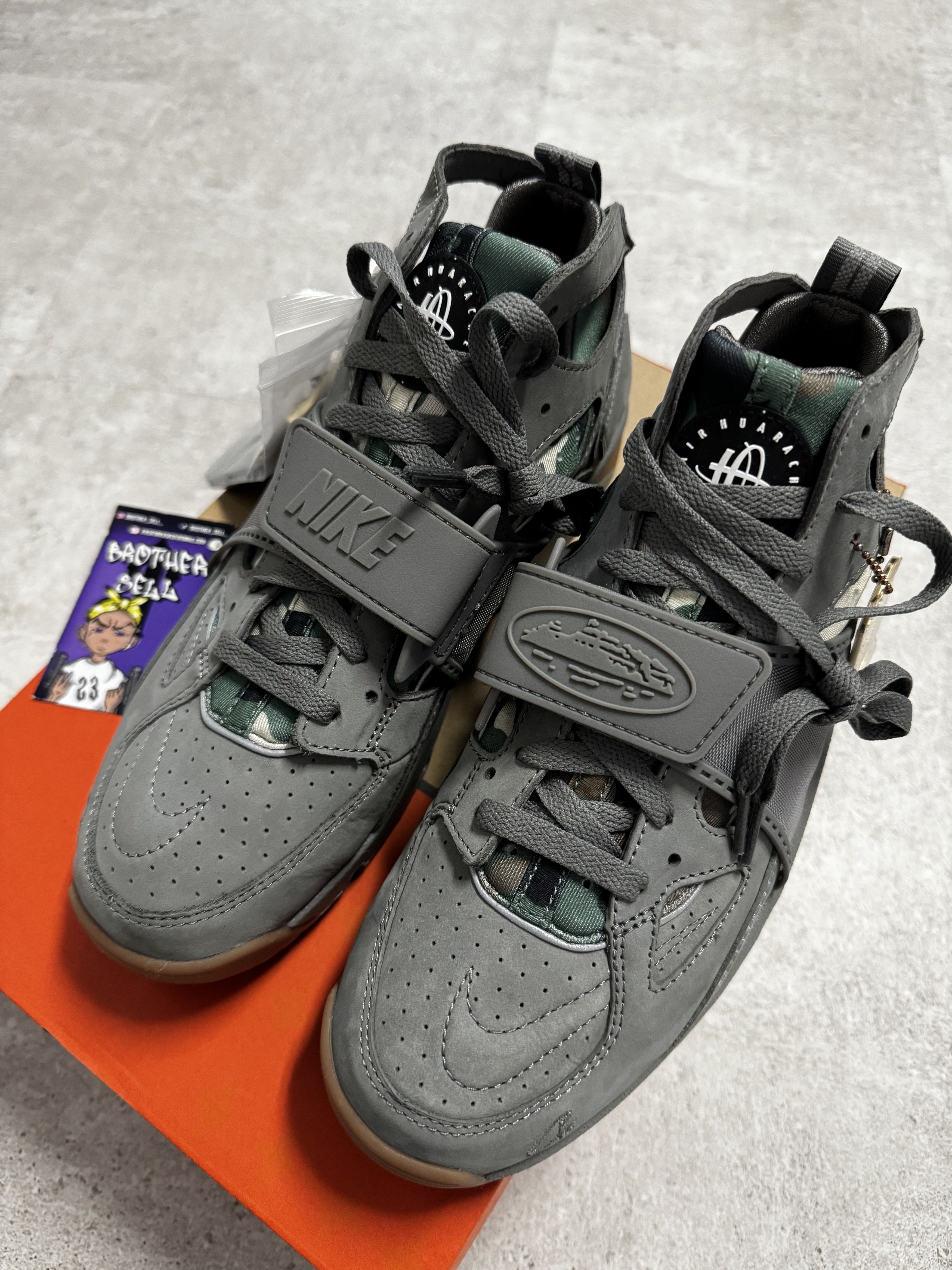 Corteiz Corteiz x Nike Air Huarache - Gully Grey Size US 9.5 / EU 42-43 - 3 Thumbnail