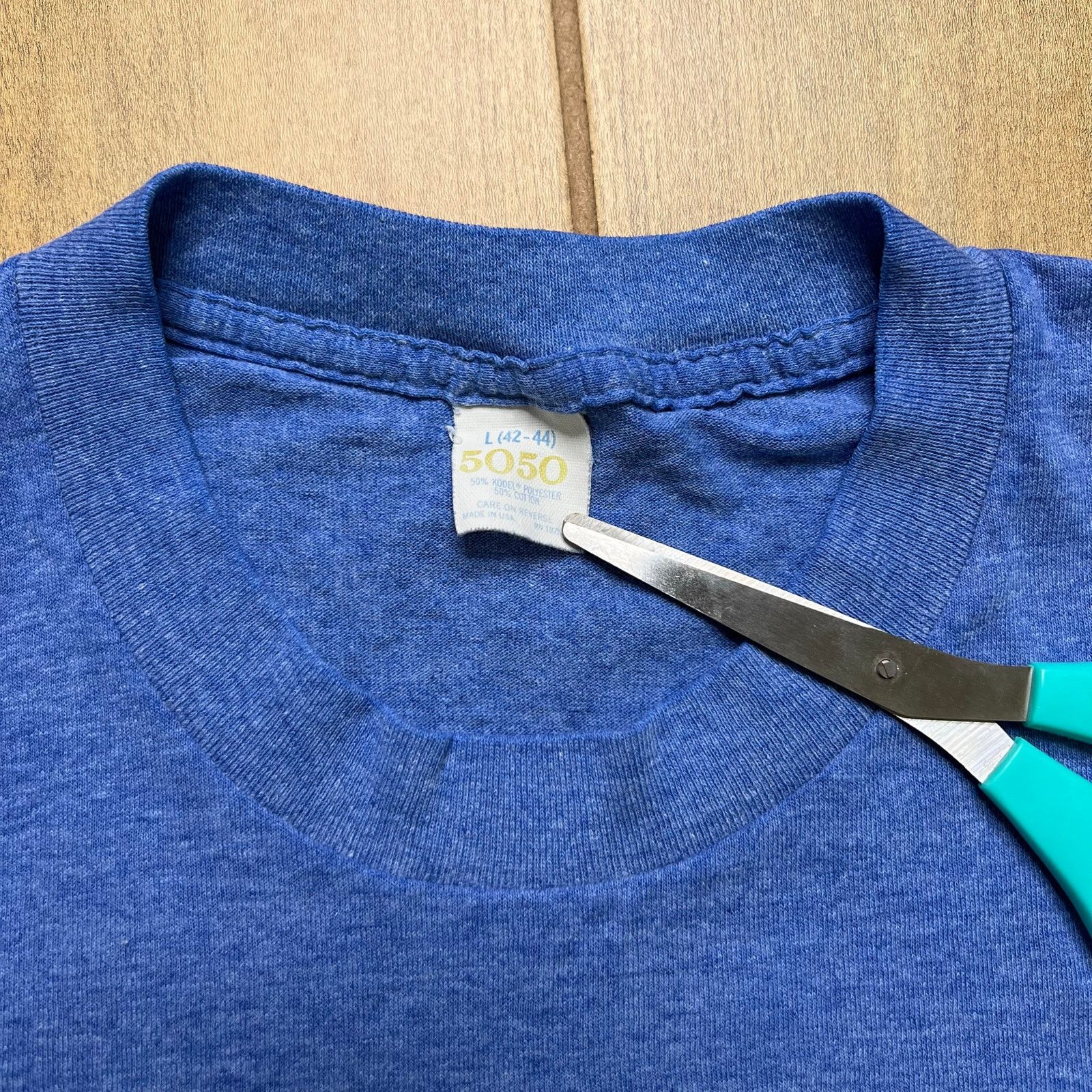 Vintage Vintage 80s T shirt size Large plain Blue front pocket Size US L / EU 52-54 / 3 - 3 Thumbnail
