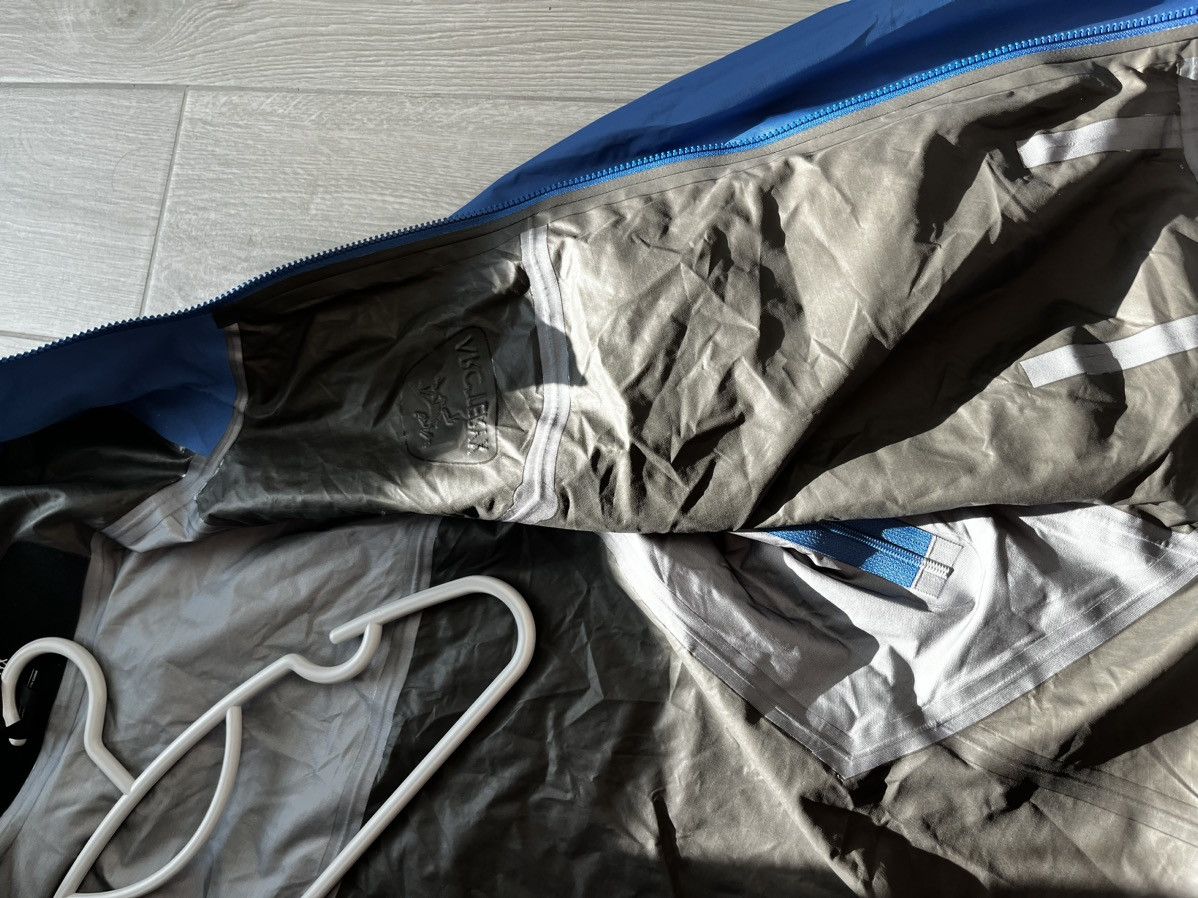 Arc'teryx × Goretex Arctery Beta SL Hybrid Gore Tex Hooded Jacket Womens Size L / US 10 / IT 46 - 19 Thumbnail