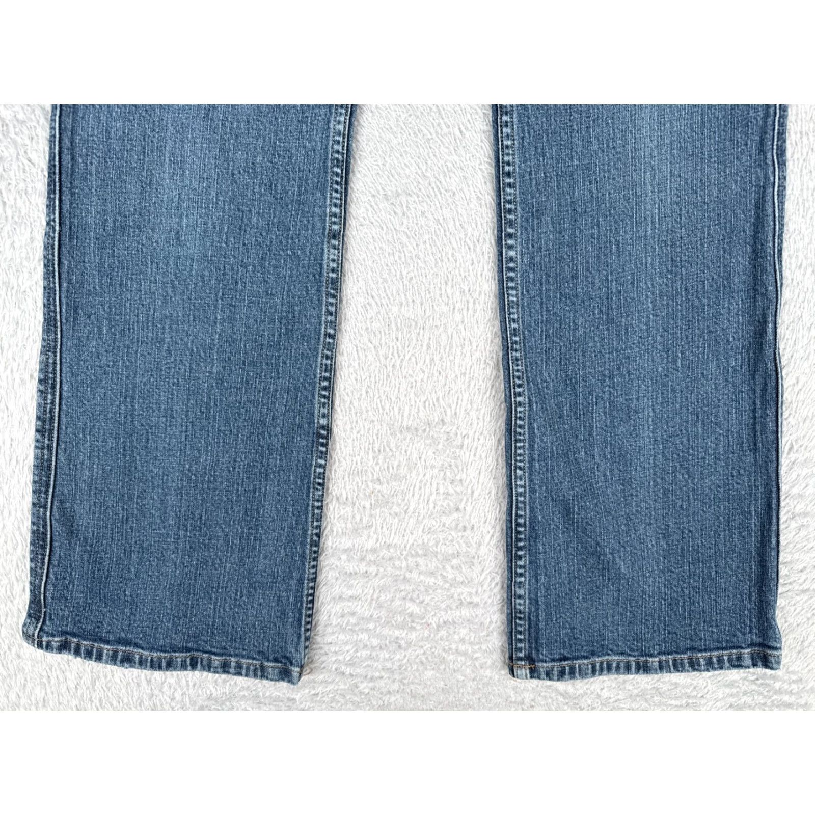 Duluth Trading Company Duluth Jeans Womens 12 Bootcut Mid Rise Cotton Blend 32x29 Denim Blue 5-Pocket Stretch Jeans Mens? Size 34" / US 12 / IT 48 - 2 Thumbnail
