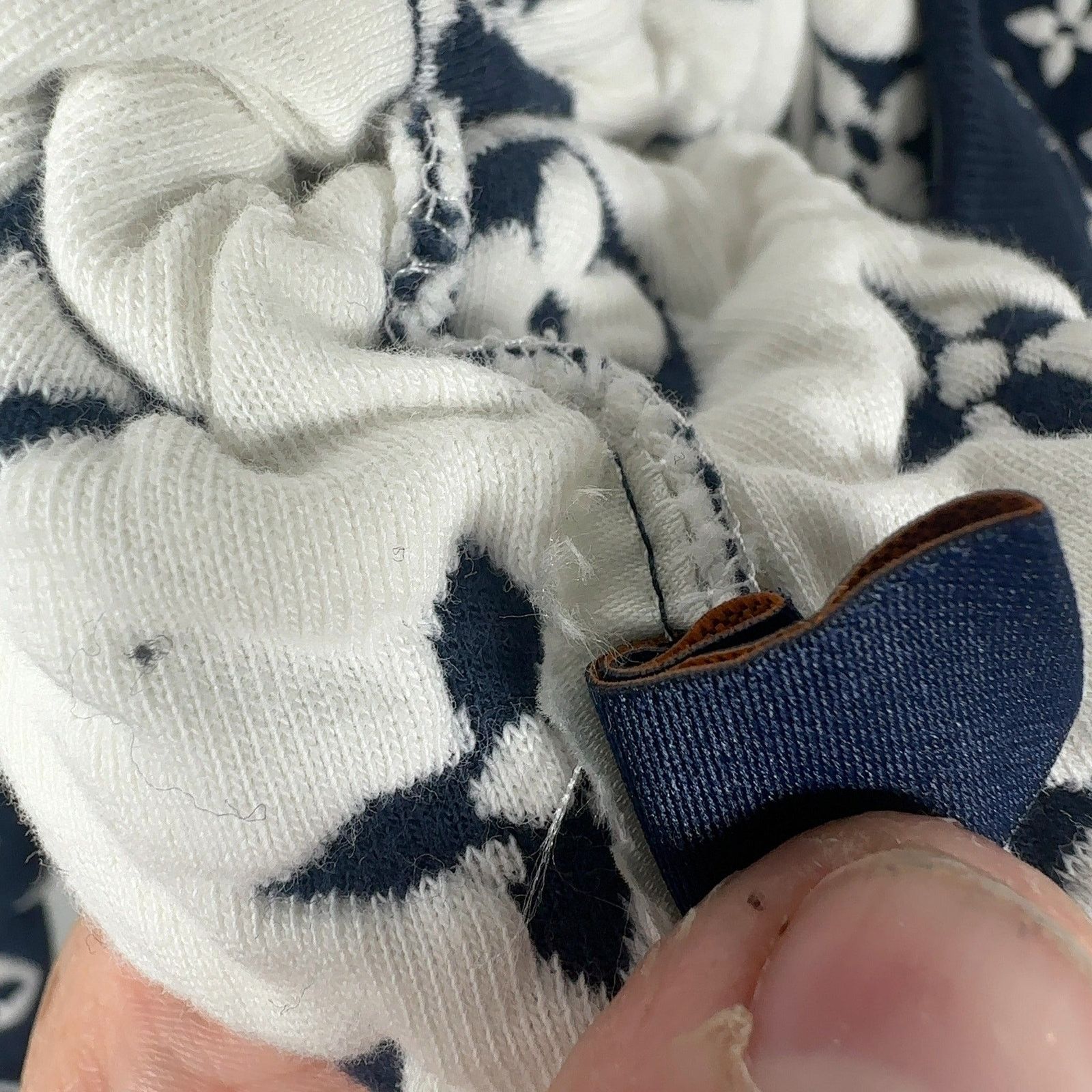 Louis Vuitton Louis Vuitton Blue Woven Monogram Crewneck Size US M / EU 48-50 / 2 - 7 Thumbnail