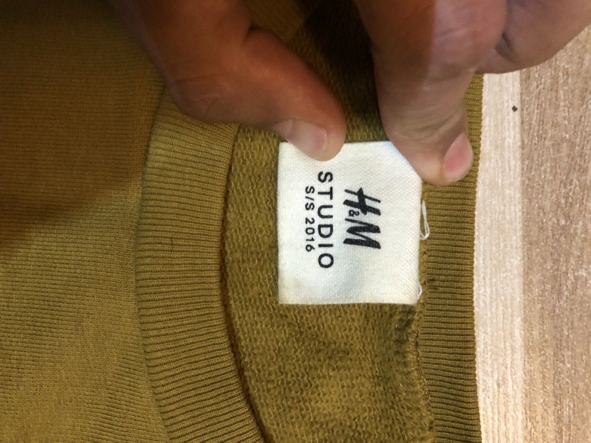 H&M Rare H&M Studio 2016 Sweatshirt Hoodie Size M Mustard Size US M / EU 48-50 / 2 - 6 Thumbnail