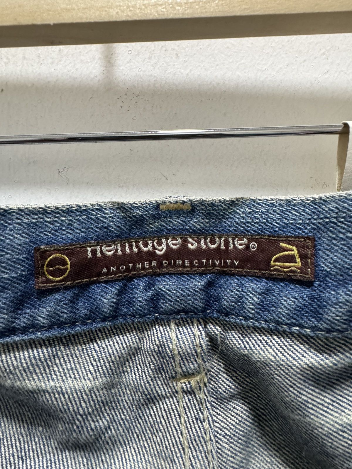 Japanese Brand JAPANESE DESIGN DOUBLE WAIST DISTRESSED DENIM JEANS Size US 34 / EU 50 - 15 Thumbnail