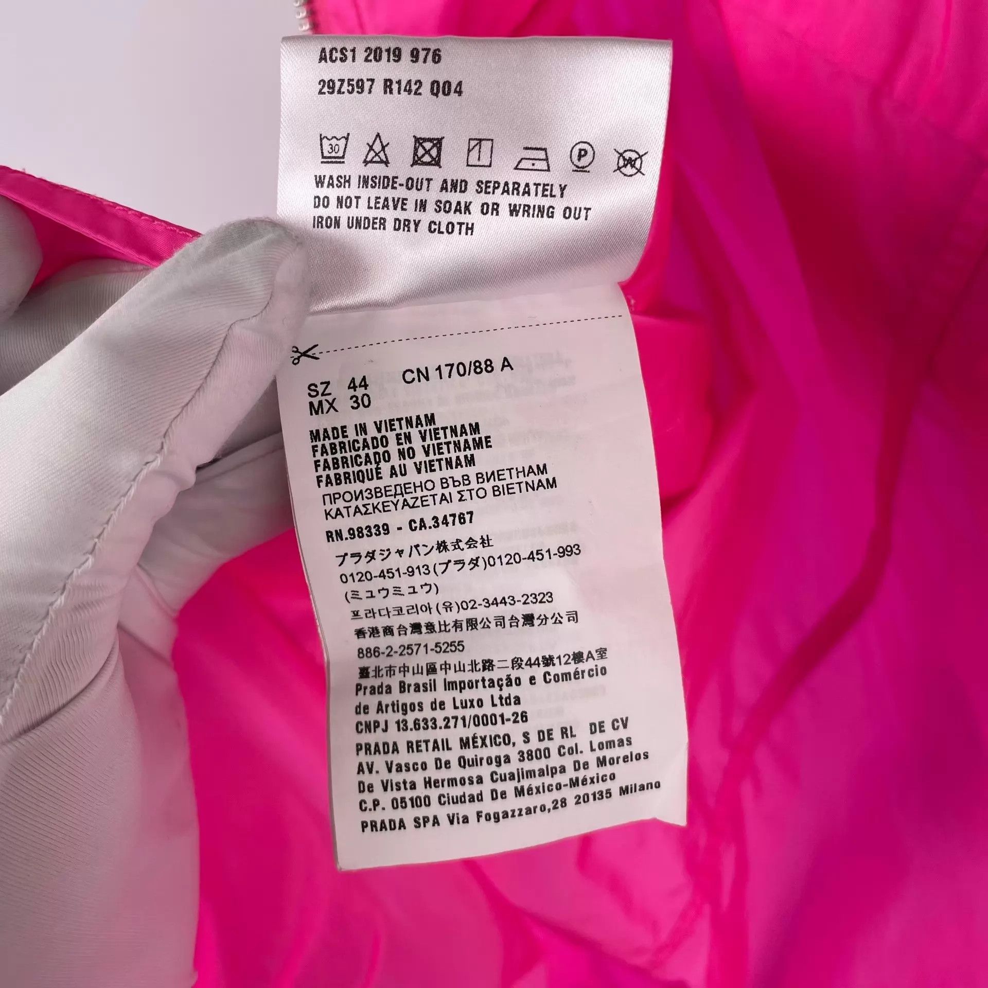 Prada Prada Fuchsia UV Jacket Size 44 2019 Size M / US 6-8 / IT 42-44 - 4 Thumbnail