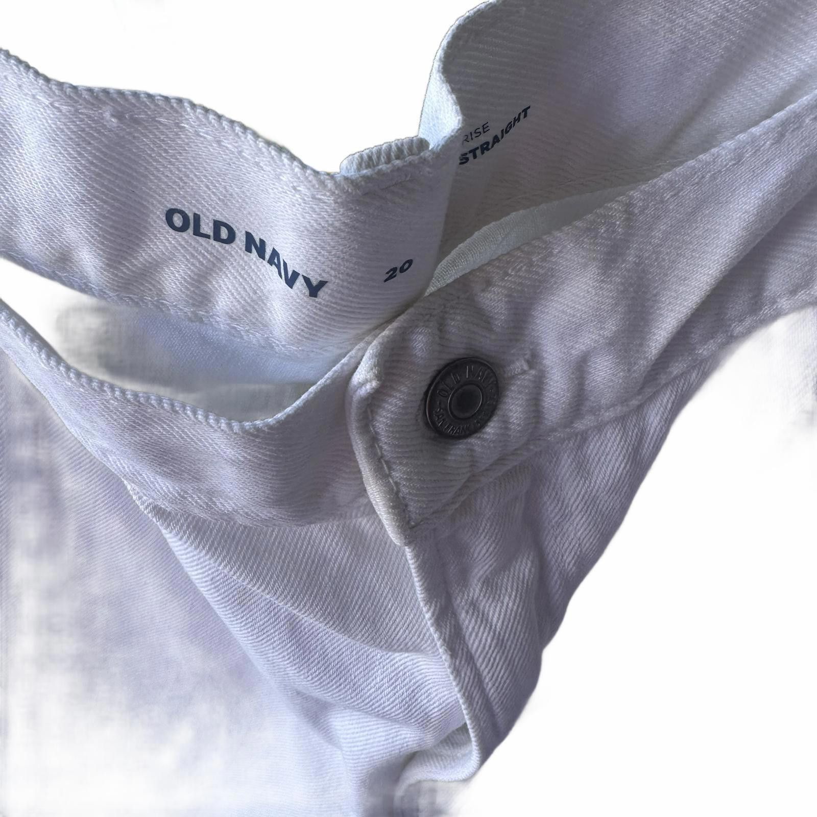 Old Navy Old Navy Women's White Straight Leg Jeans w Detail Size 42" / US 20 - 3 Thumbnail